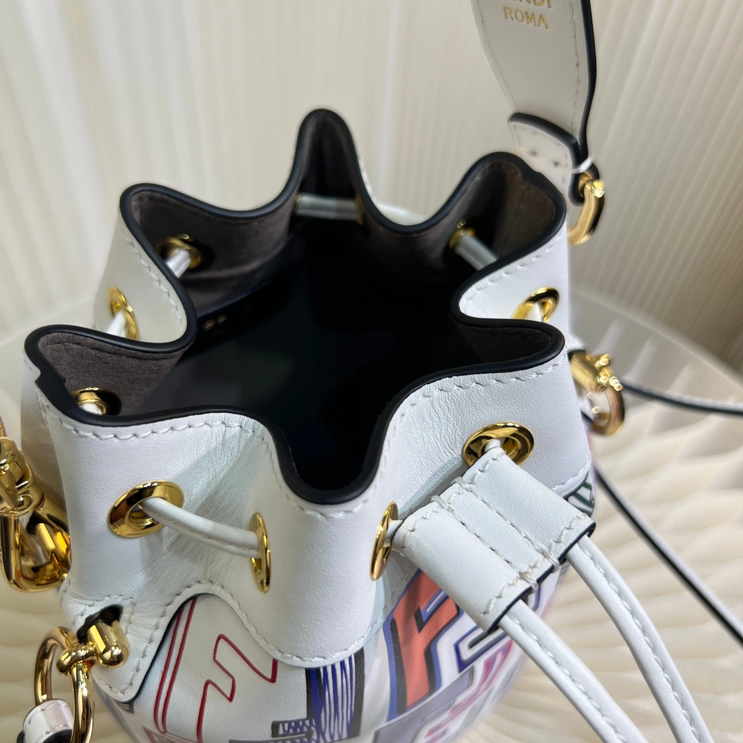 WrinkleFree Fendi Bucket Bags 76840