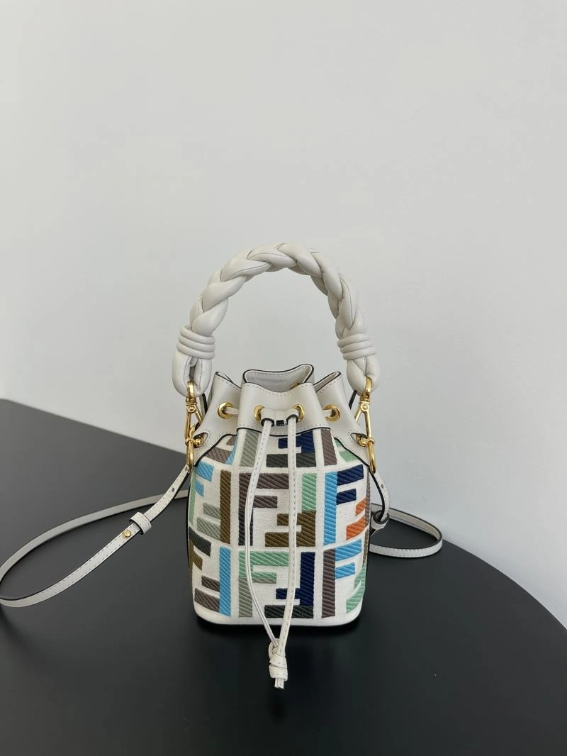 Fendi Bucket Bags Comfortable 72957