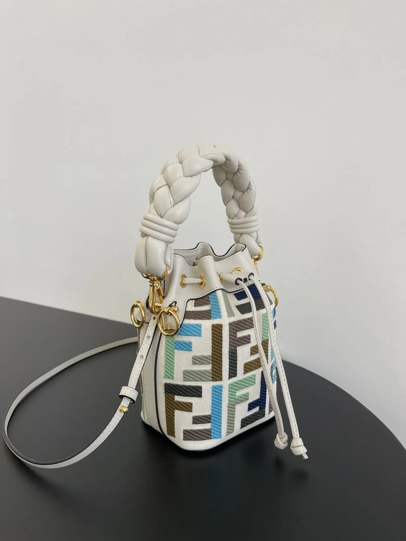 Fendi Bucket Bags Comfortable 72957