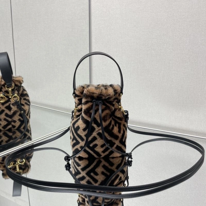 Fendi Bucket Bags Neat 72951