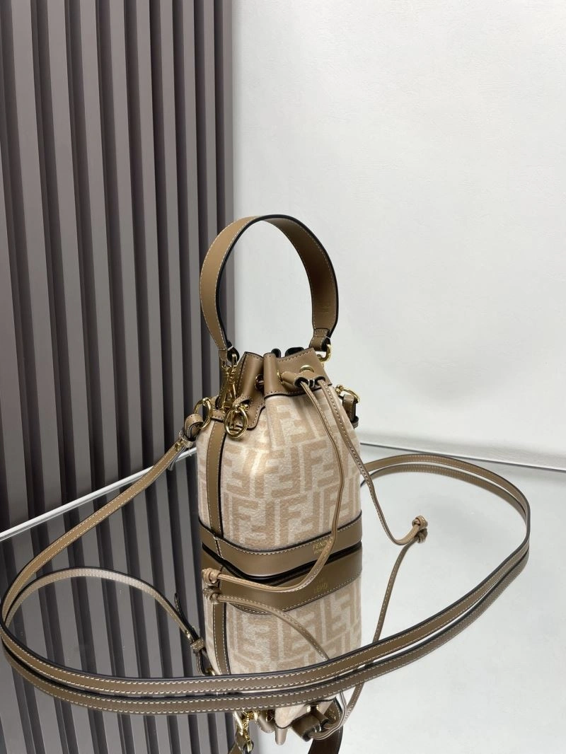 Supportive Fendi Bucket Bags 72939