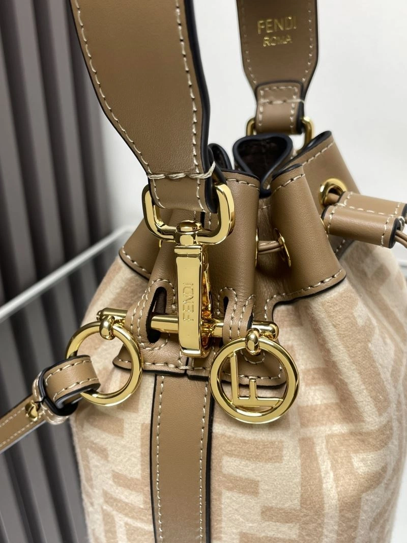 Supportive Fendi Bucket Bags 72939