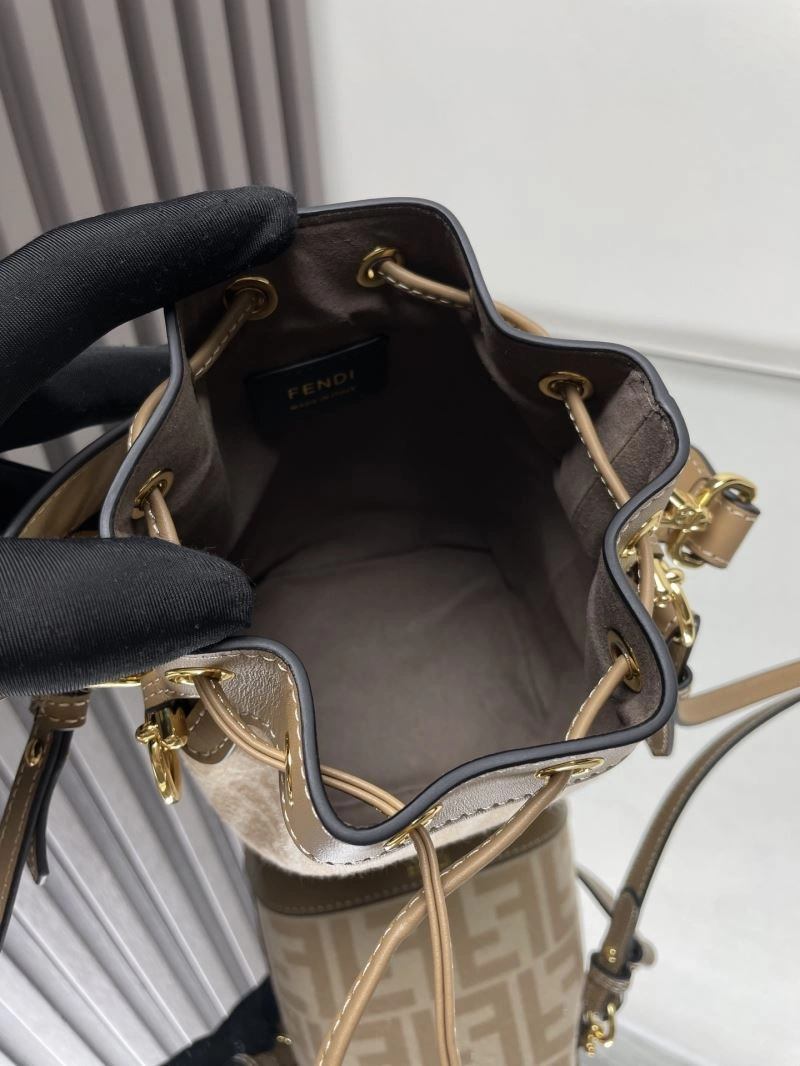Supportive Fendi Bucket Bags 72939