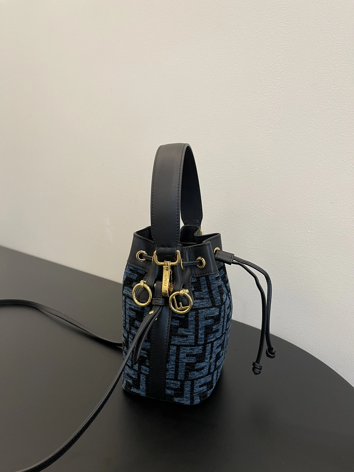 Fendi Bucket Bags Sophisticated 69916