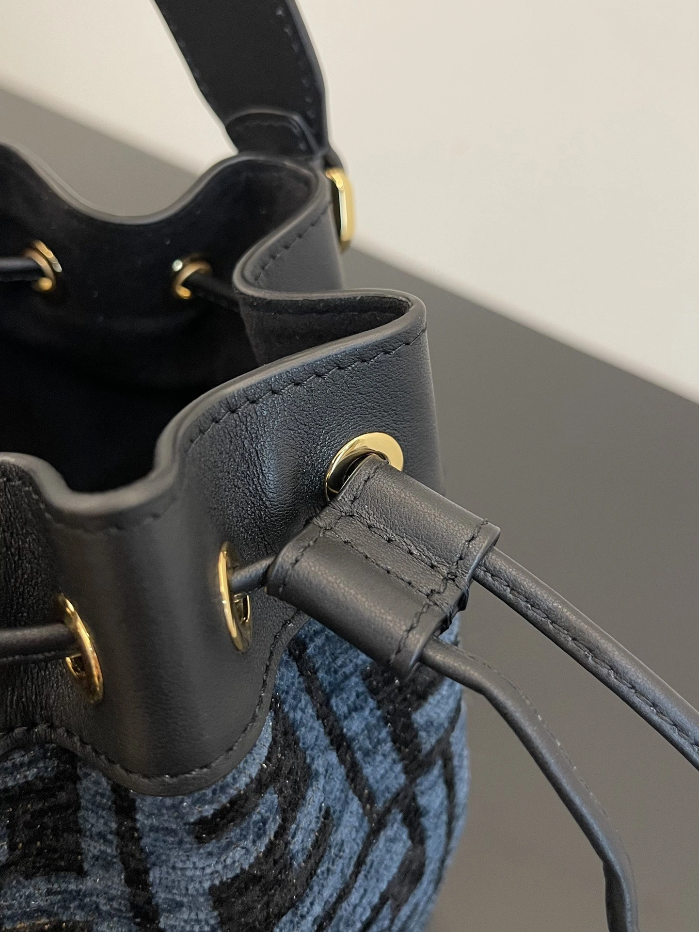 Fendi Bucket Bags Sophisticated 69916