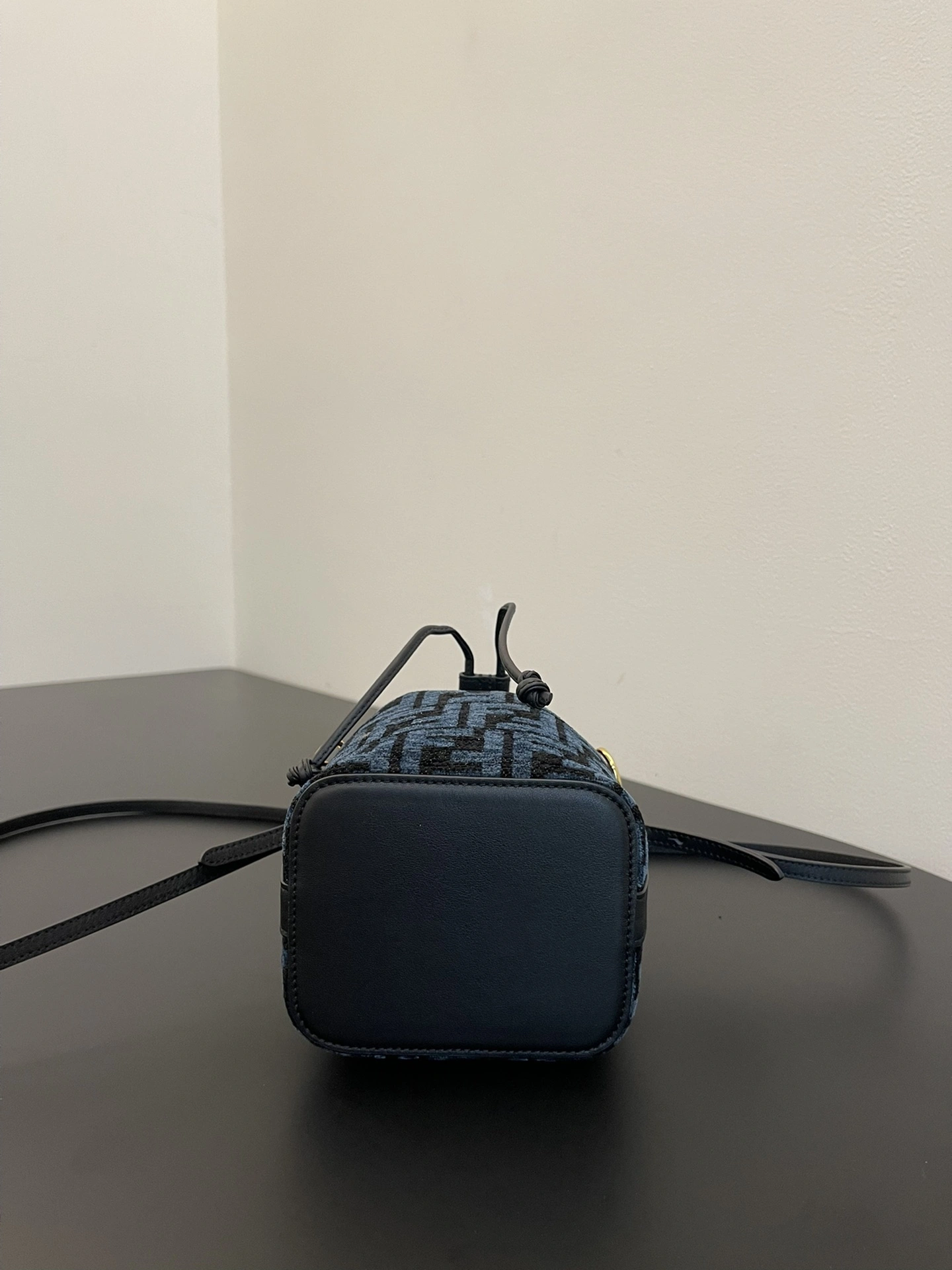 Fendi Bucket Bags Sophisticated 69916