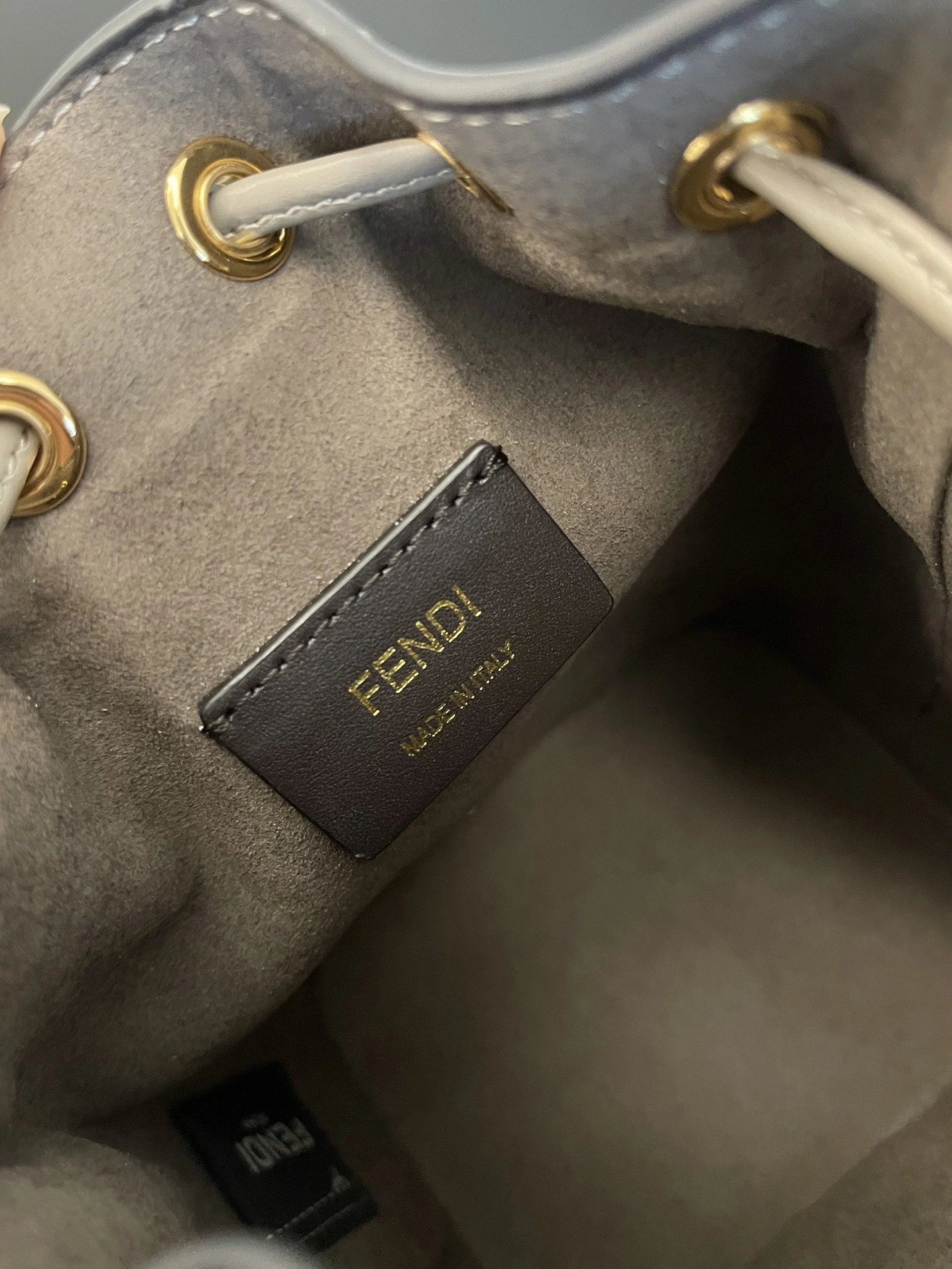 Fendi Bucket Bags Elegant 69917