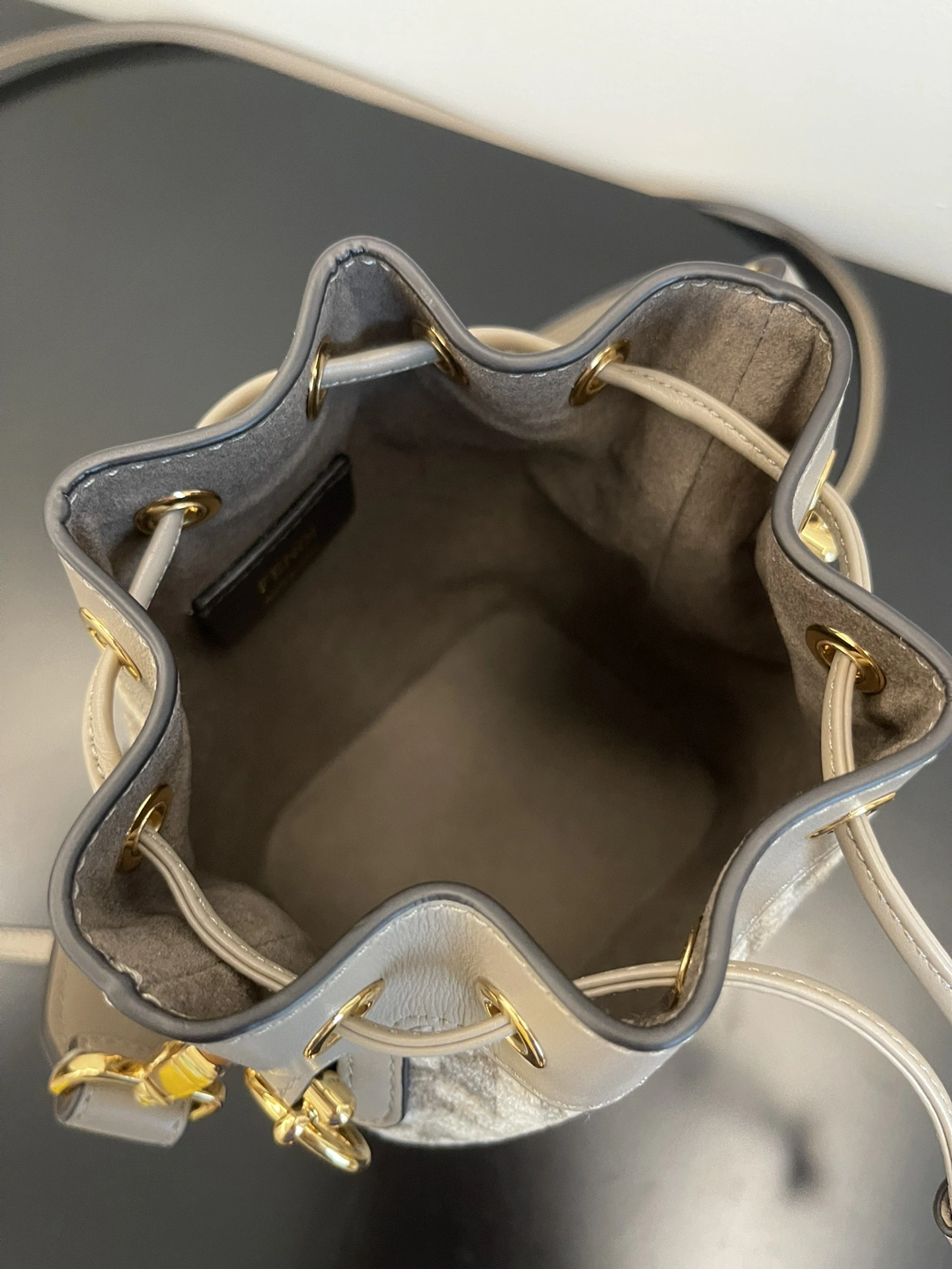 Fendi Bucket Bags Elegant 69917