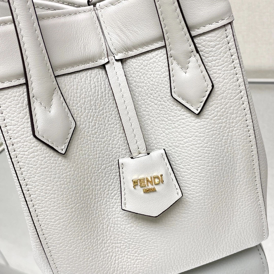 Comfortable Fendi Bucket Bags 69920