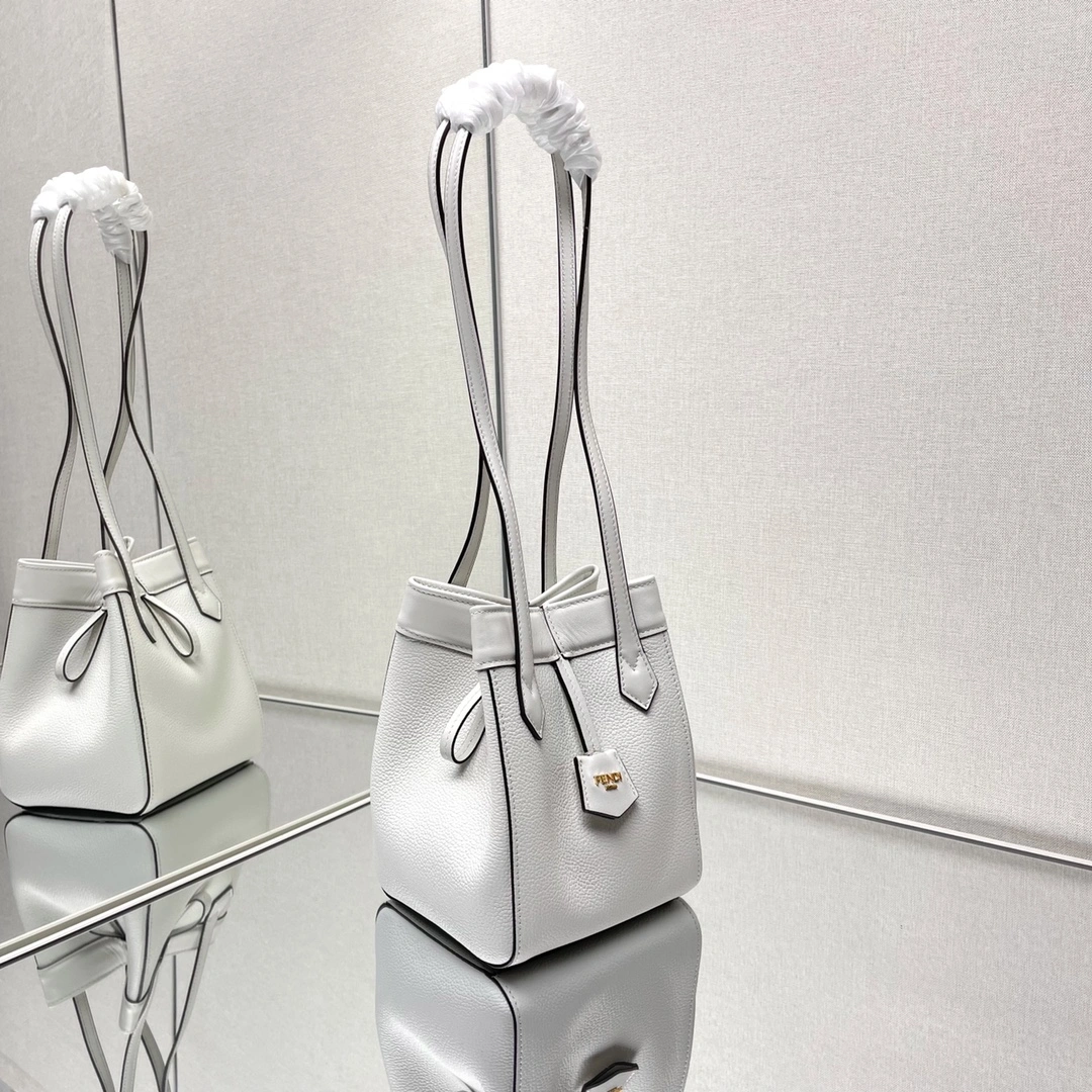 Comfortable Fendi Bucket Bags 69920