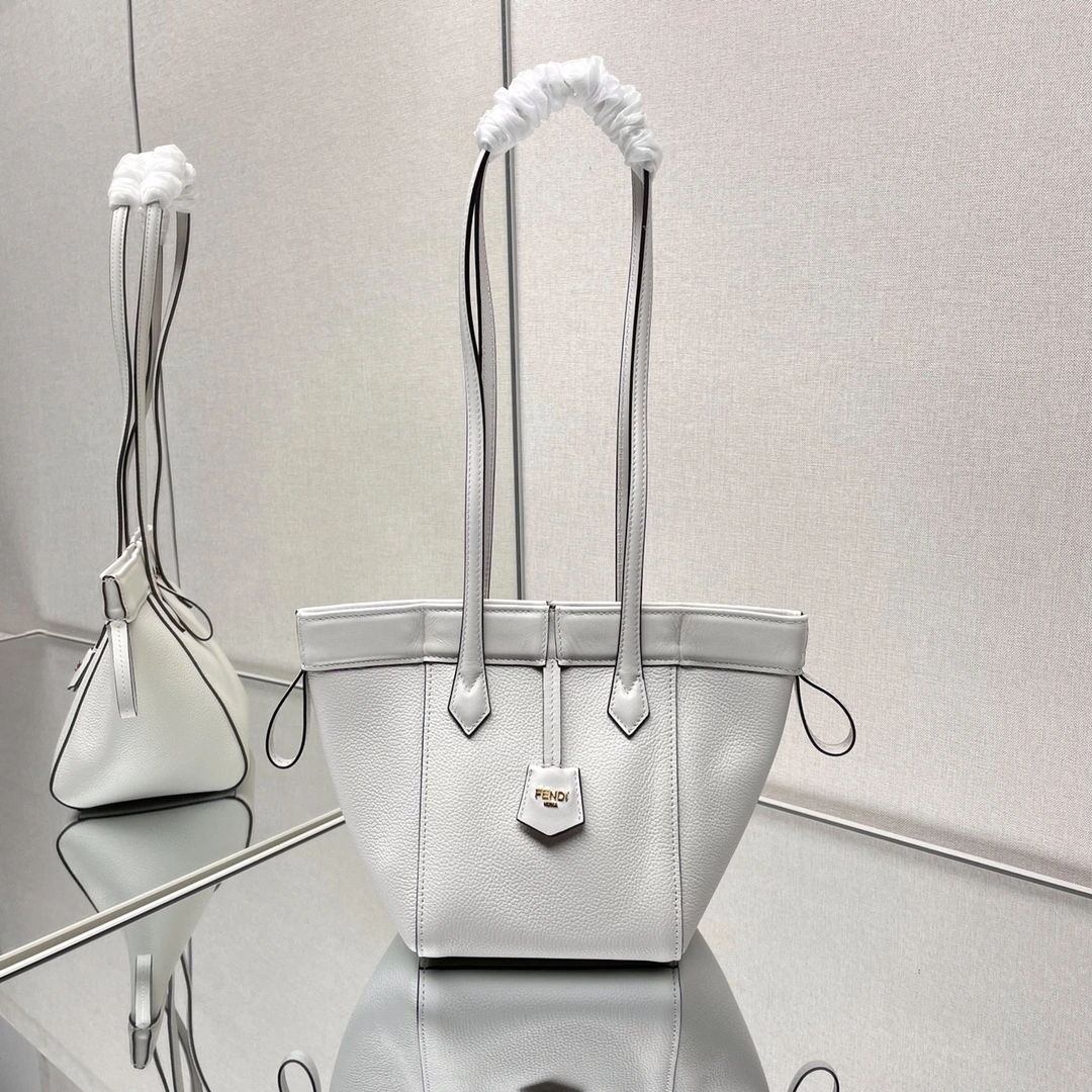 Comfortable Fendi Bucket Bags 69920