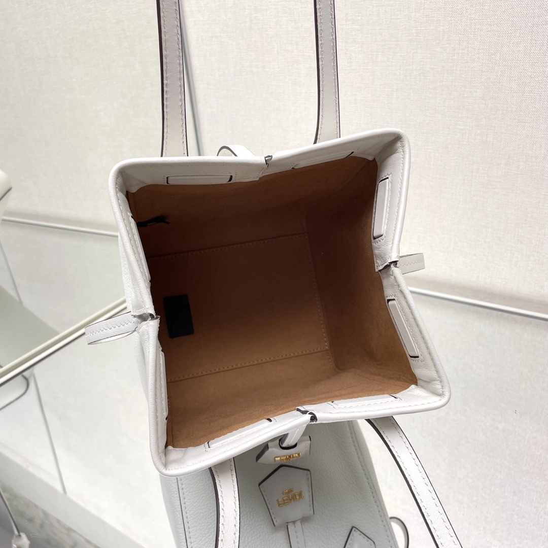 Comfortable Fendi Bucket Bags 69920