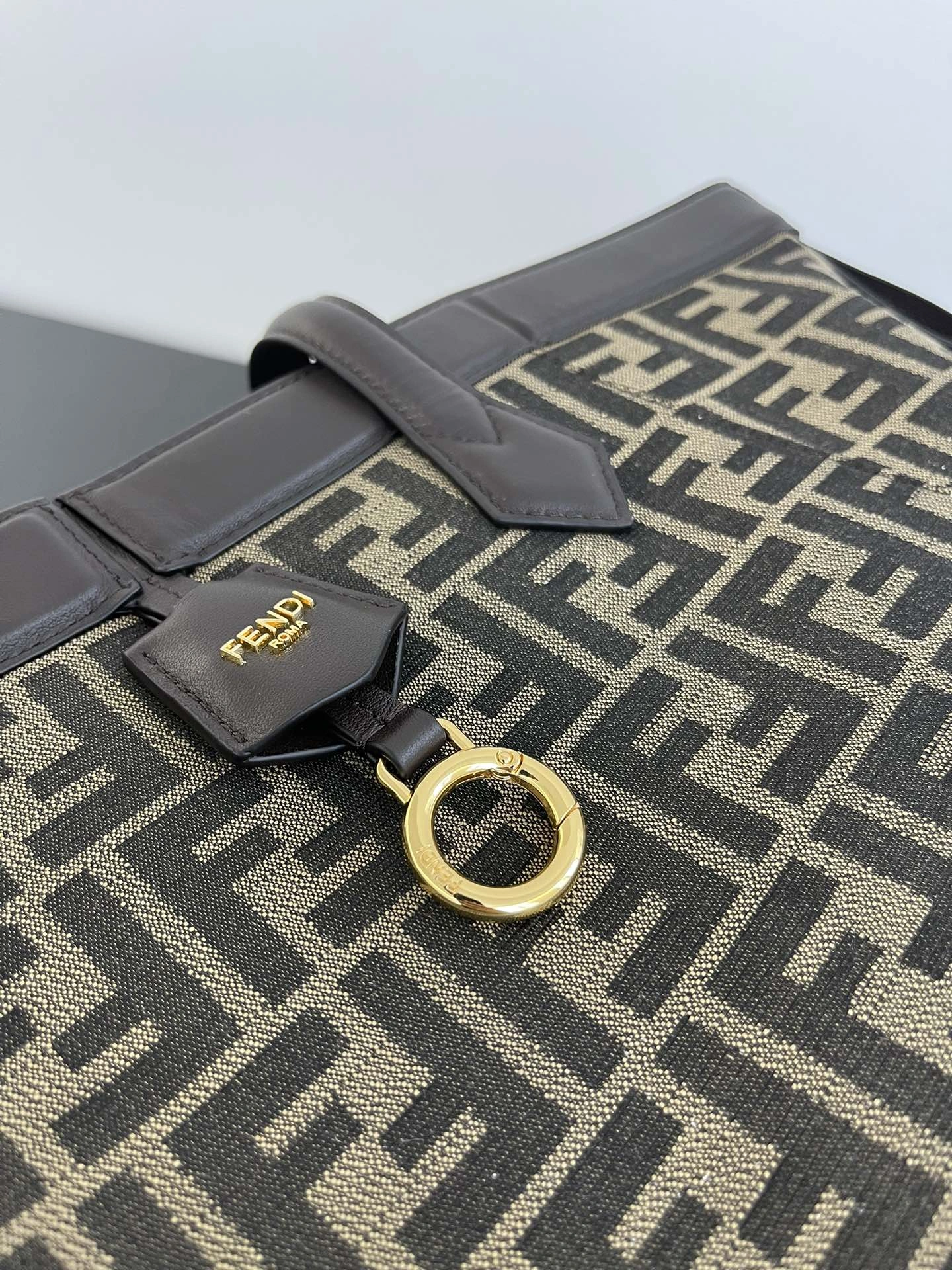Vibrant Fendi Bucket Bags 69911