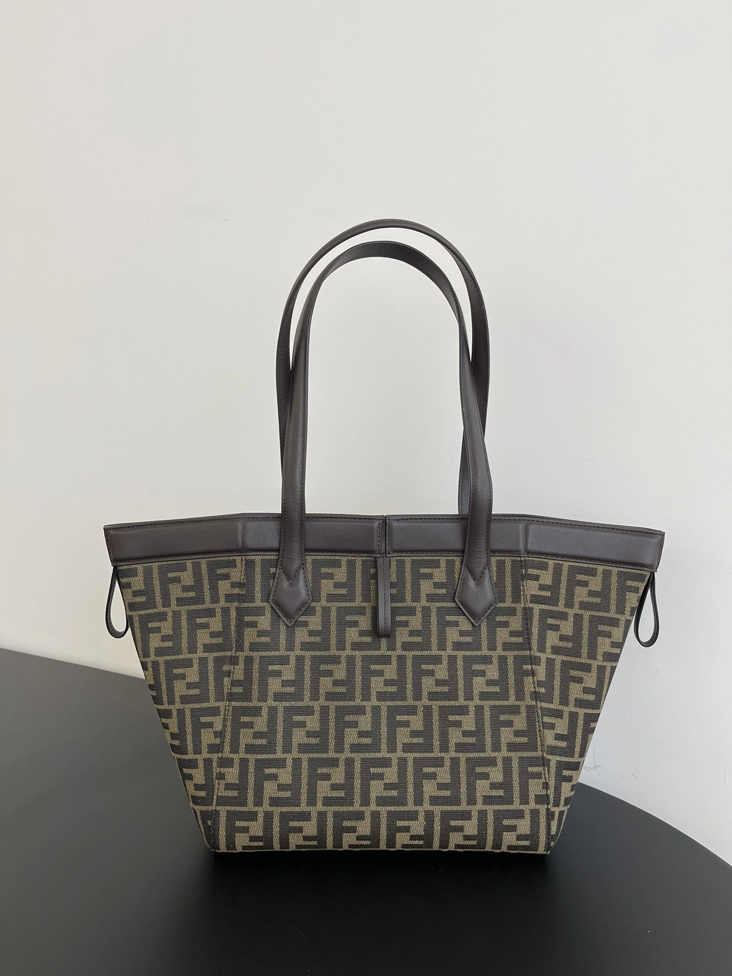 Vibrant Fendi Bucket Bags 69911