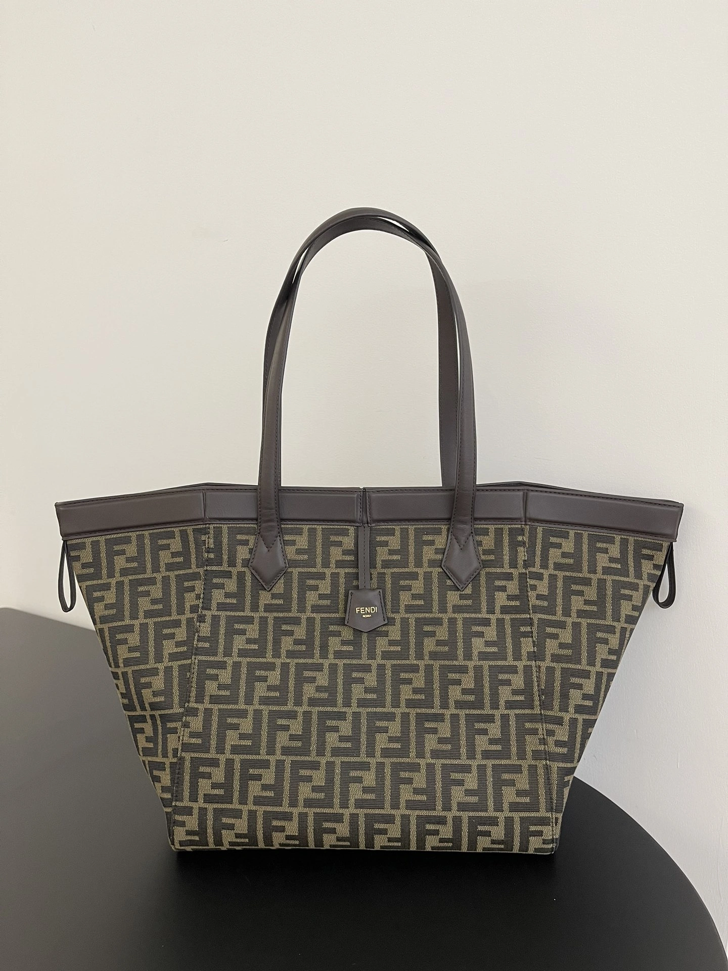 ModernLook Fendi Bucket Bags 69912