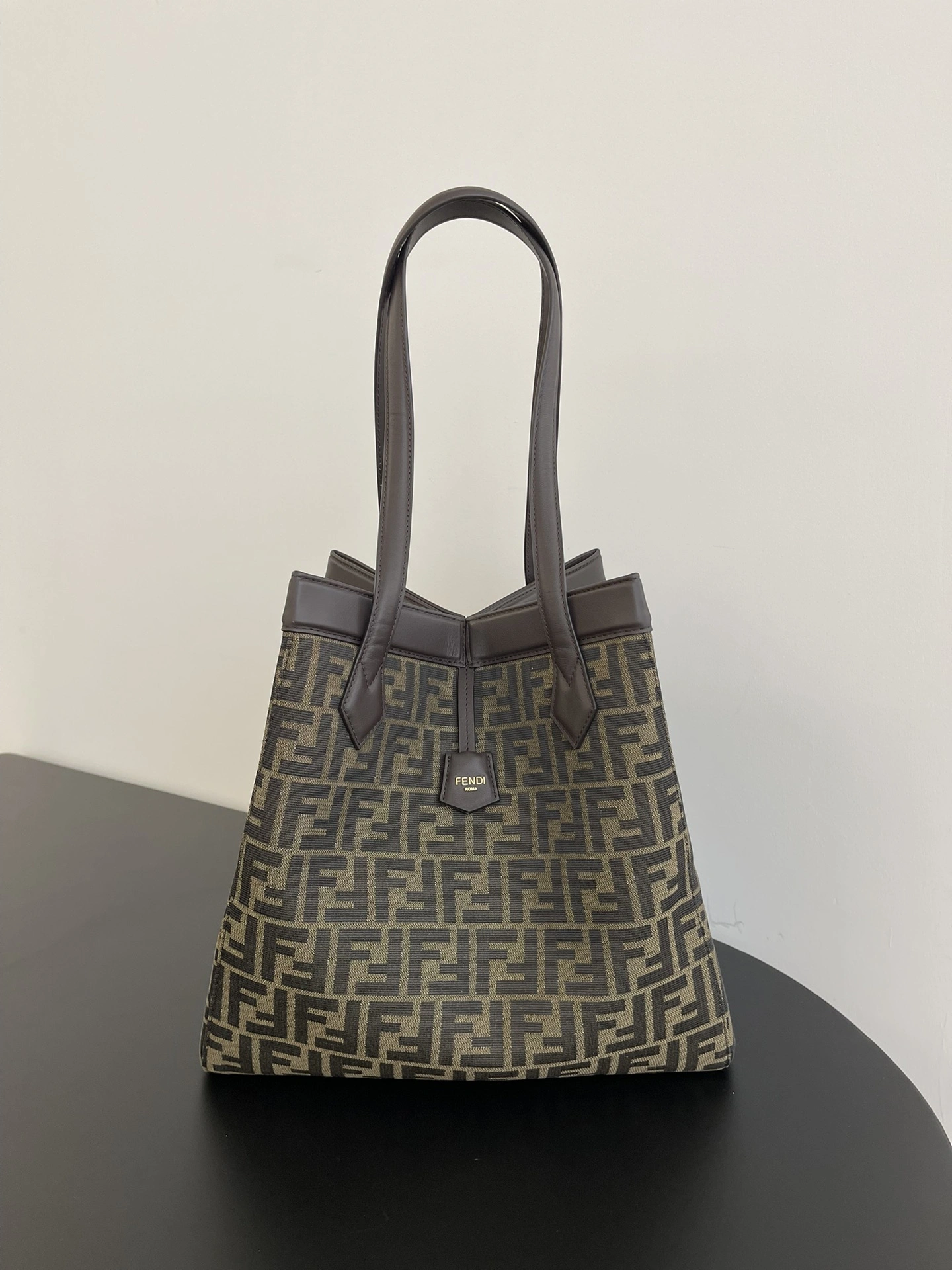 ModernLook Fendi Bucket Bags 69912