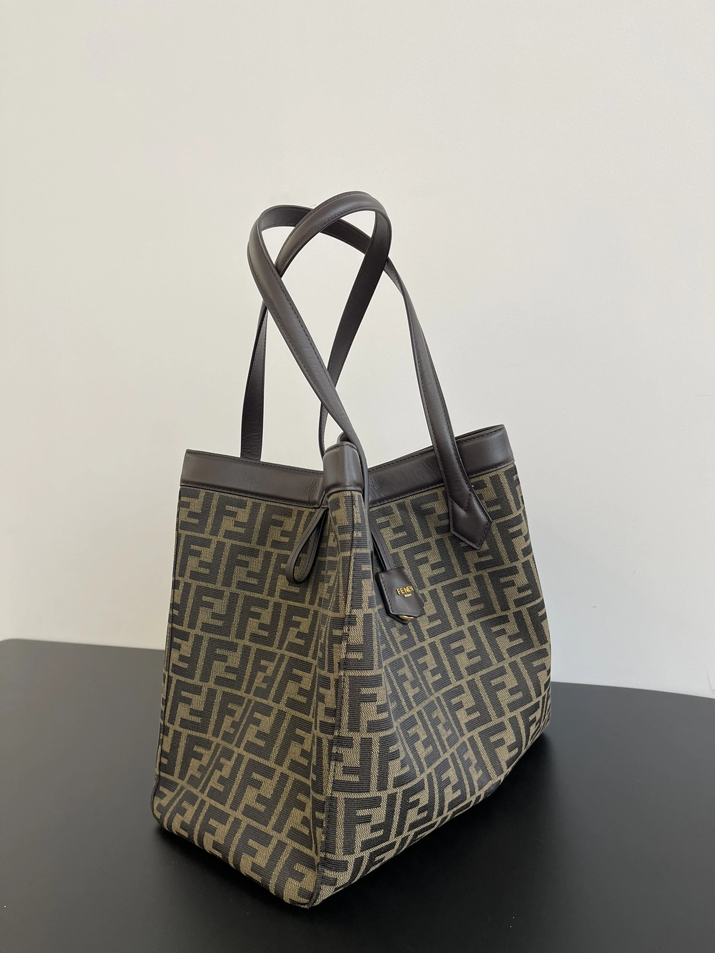 ModernLook Fendi Bucket Bags 69912