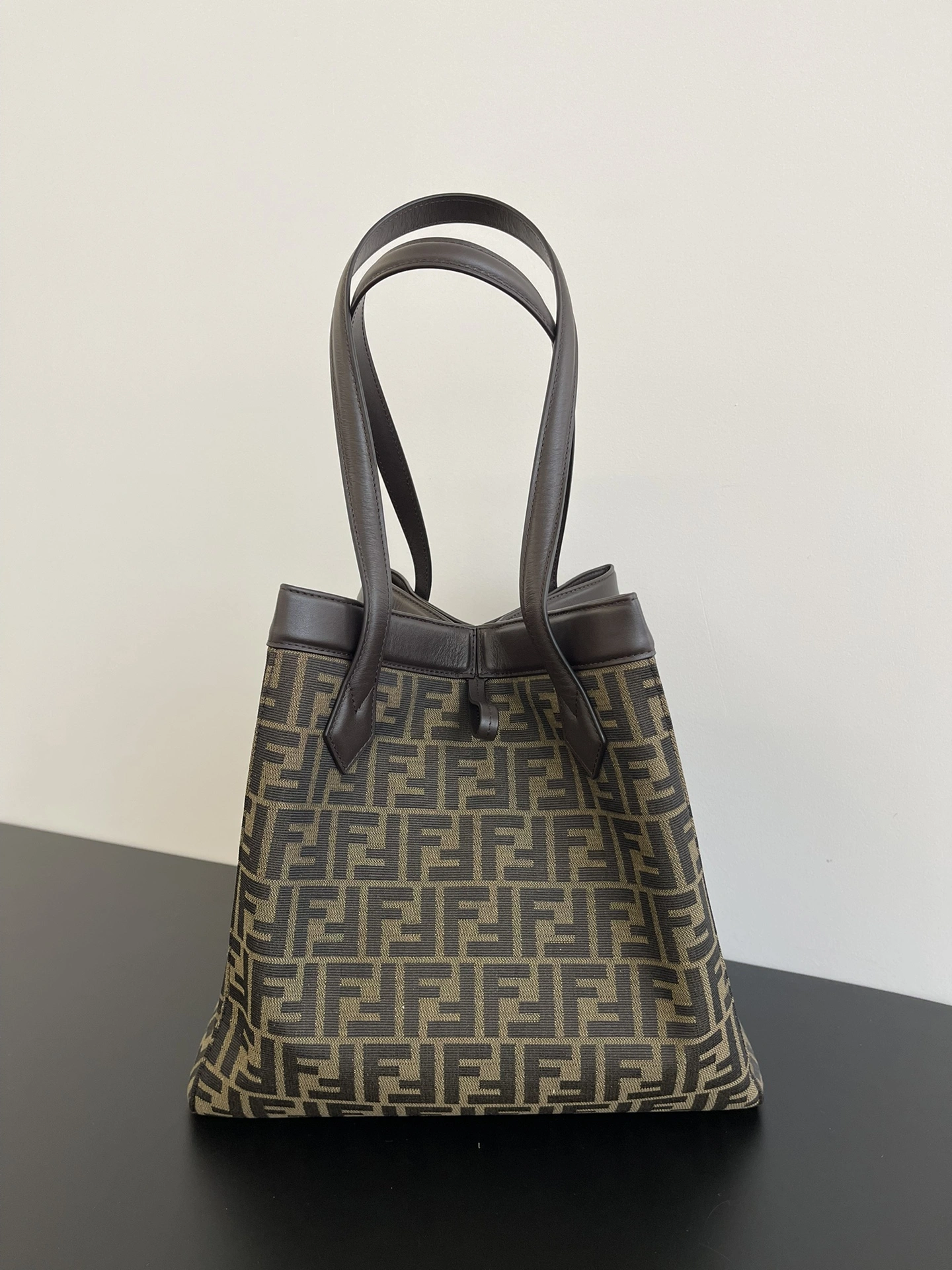 ModernLook Fendi Bucket Bags 69912