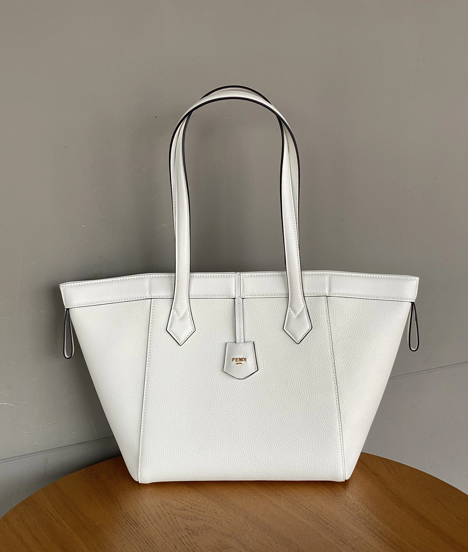 Popular Fendi Bucket Bags 70010