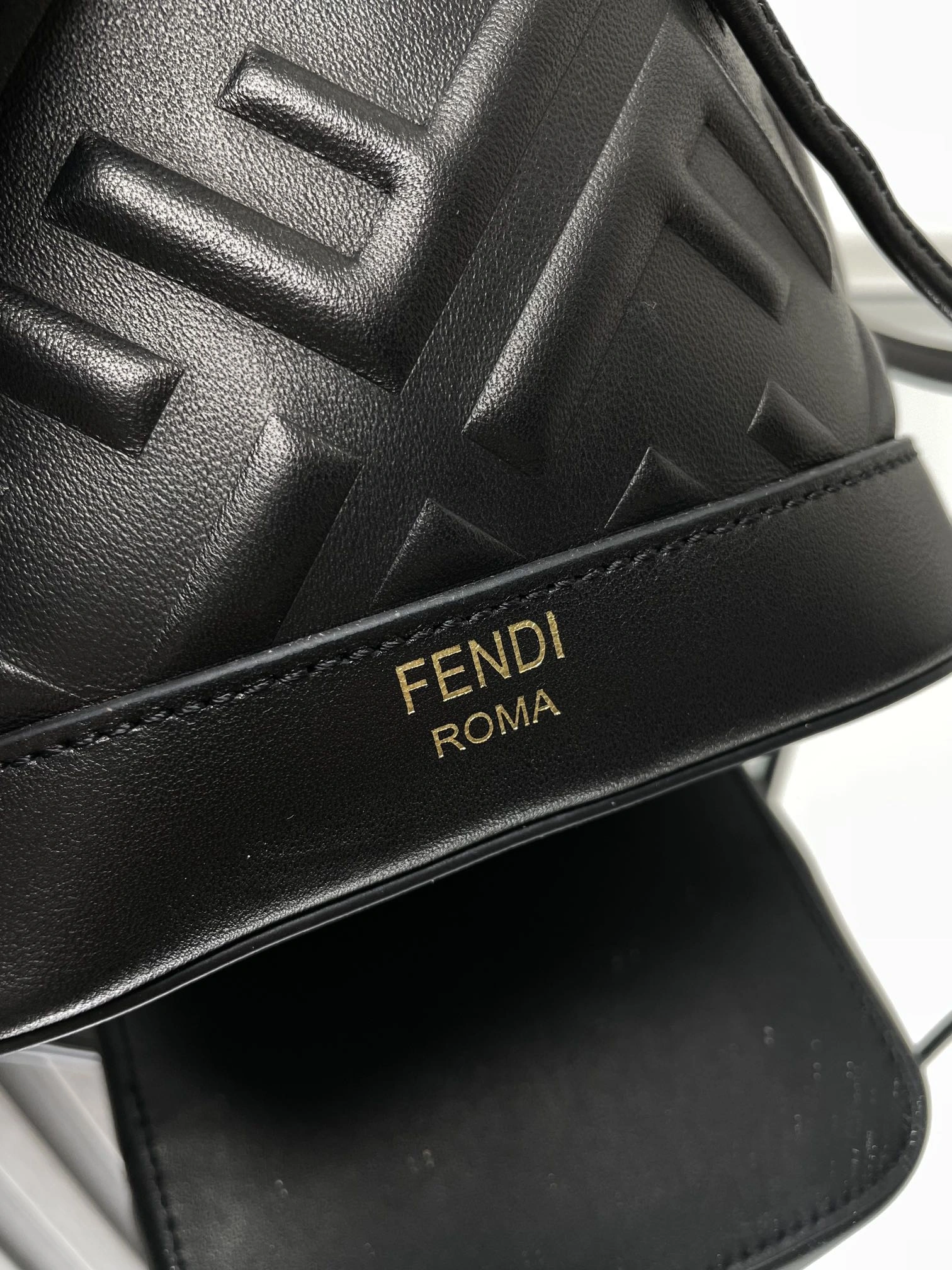 EasyCare Fendi Bucket Bags 69904
