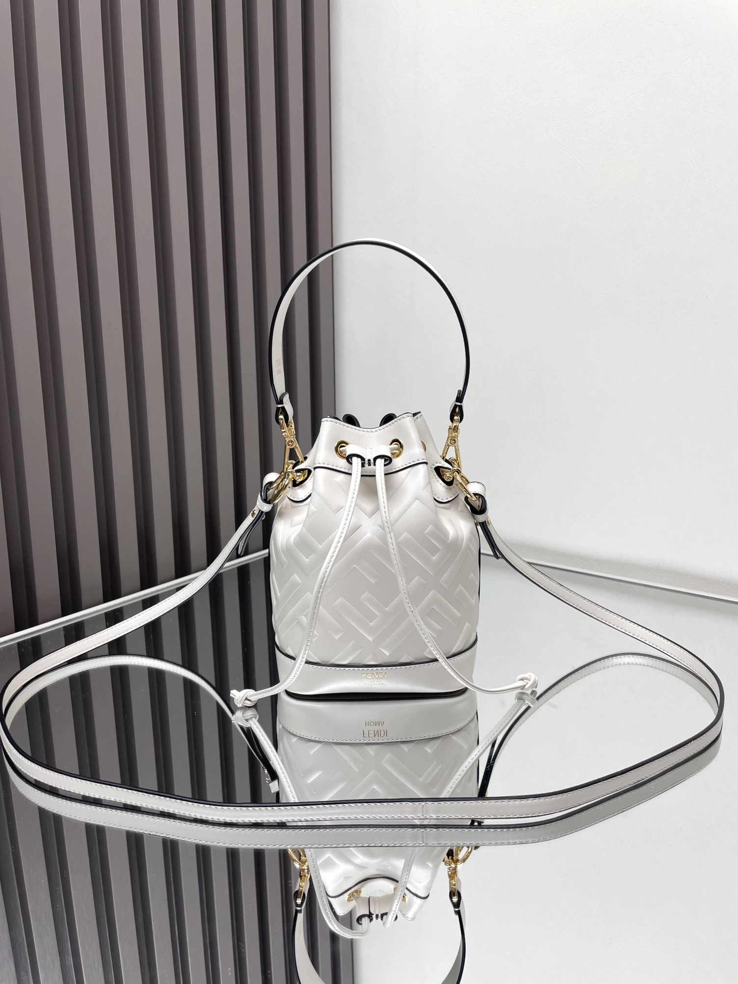 Flexible Fendi Bucket Bags 69903