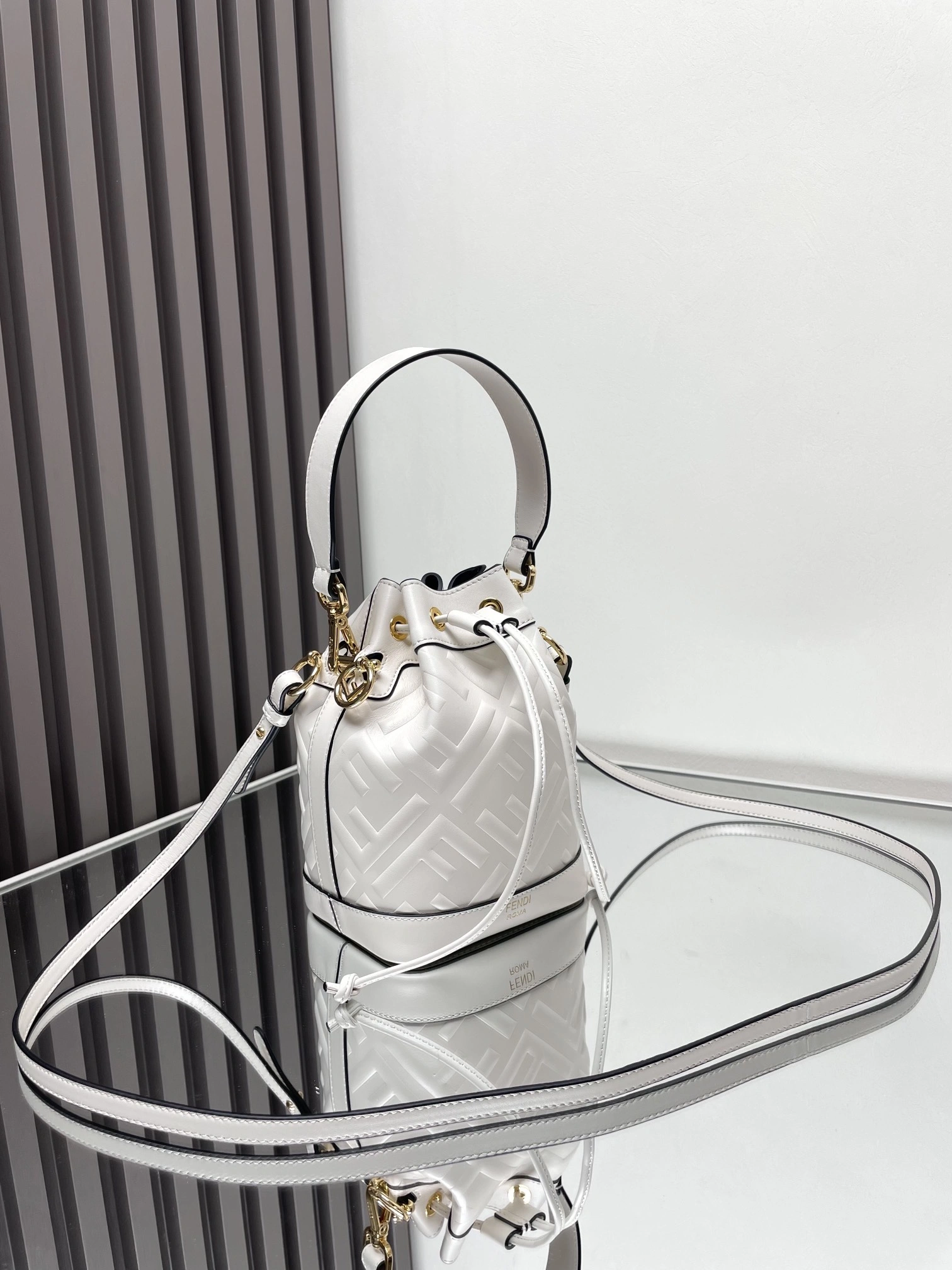 Flexible Fendi Bucket Bags 69903
