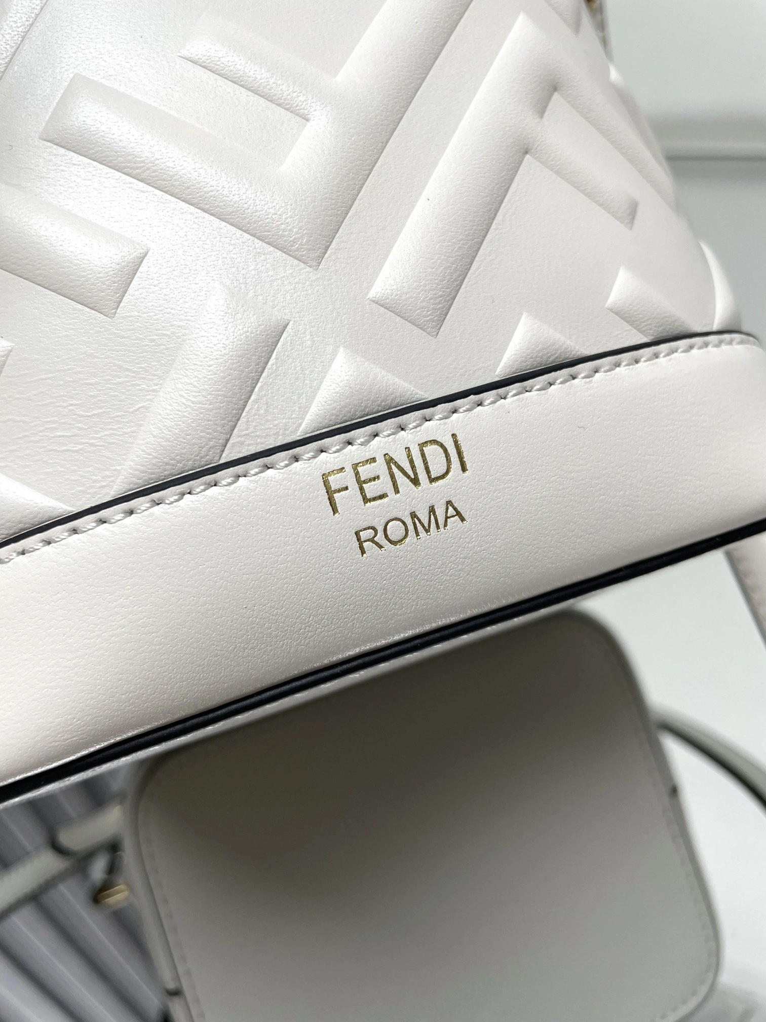Flexible Fendi Bucket Bags 69903