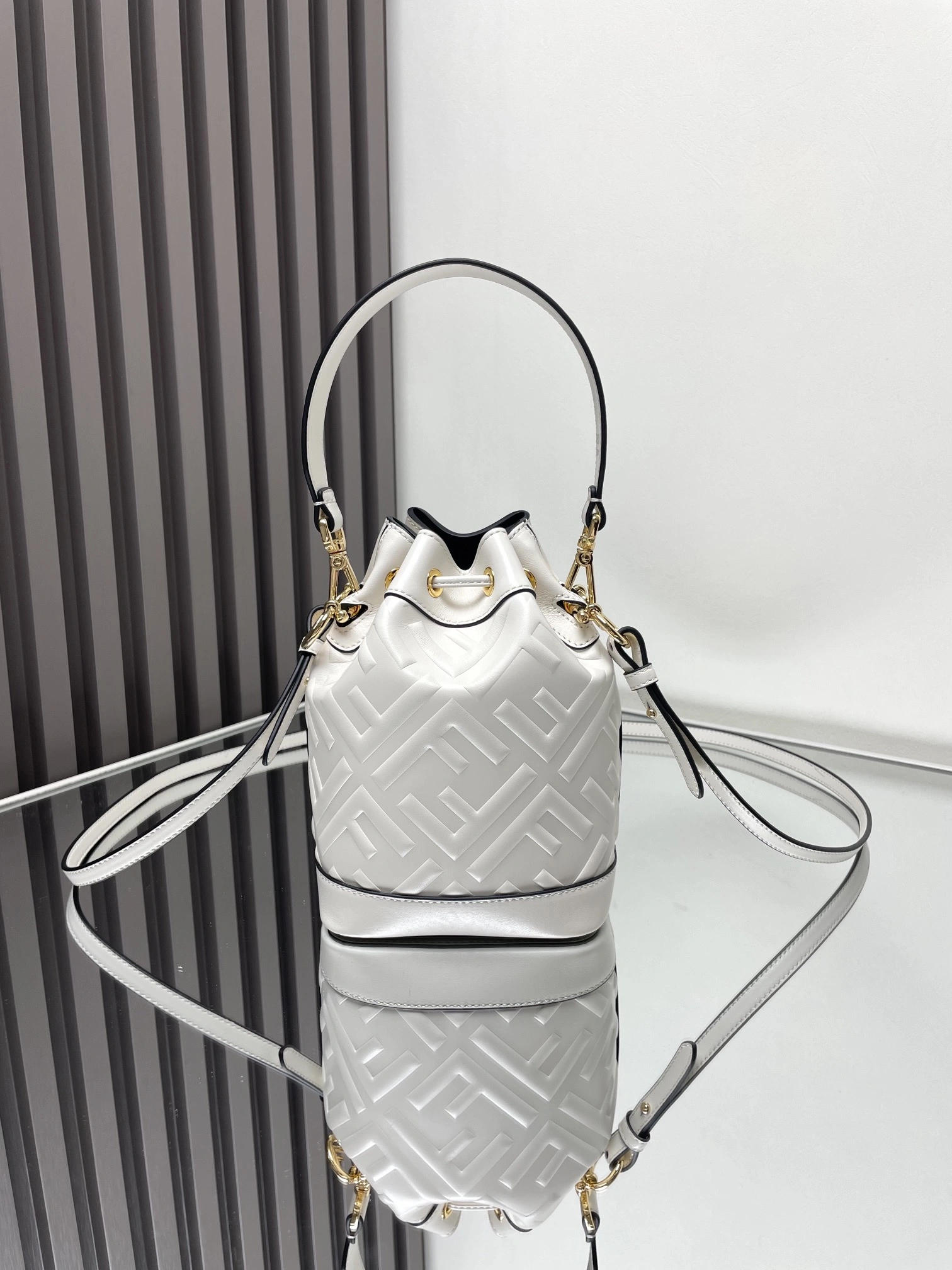 Flexible Fendi Bucket Bags 69903