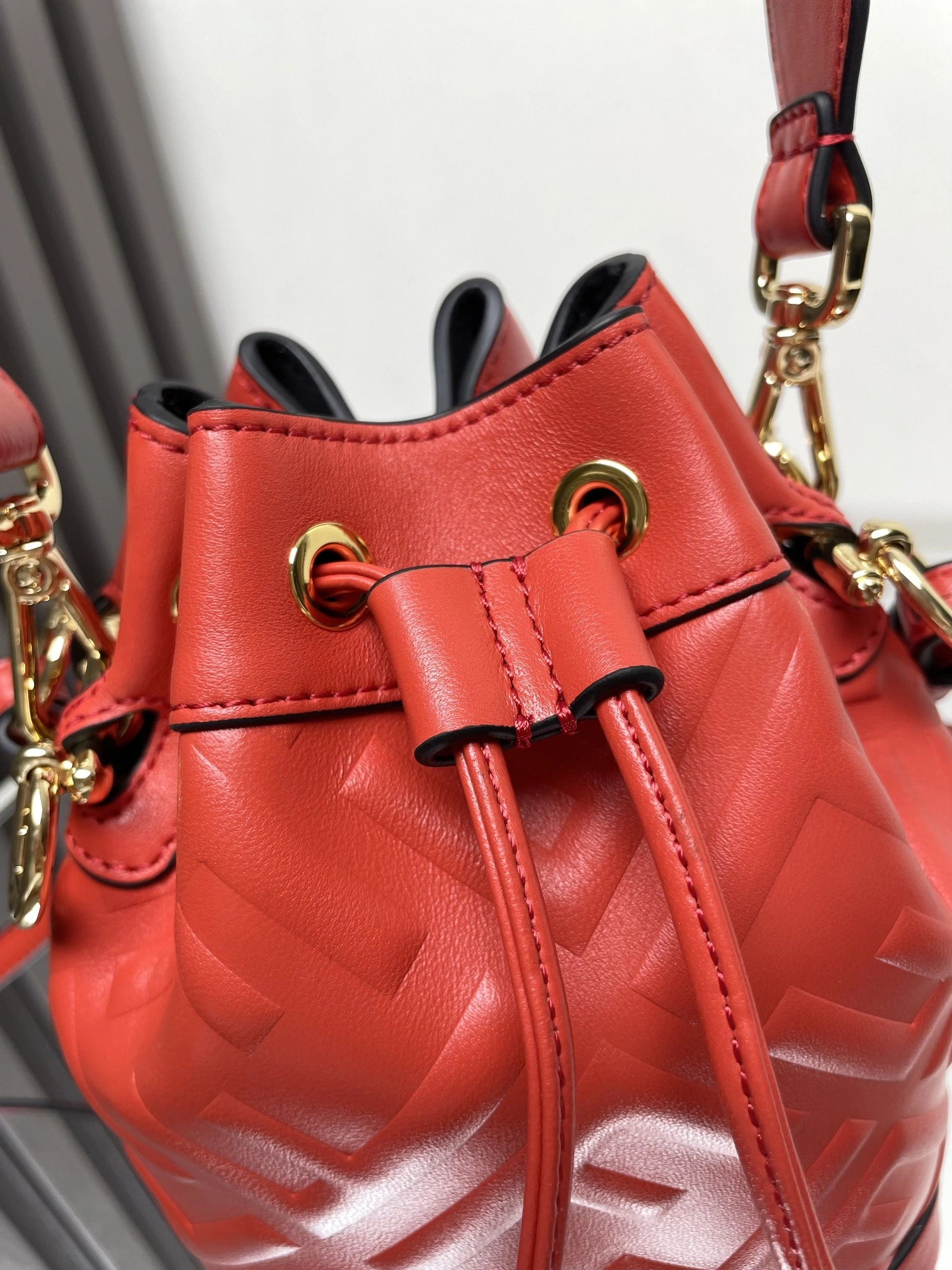 Popular Fendi Bucket Bags 69898
