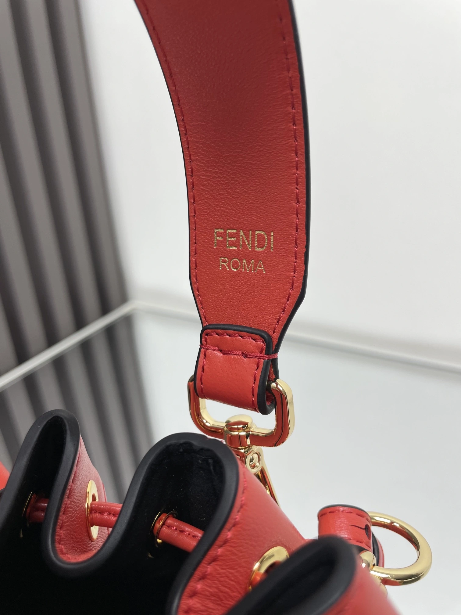 Popular Fendi Bucket Bags 69898