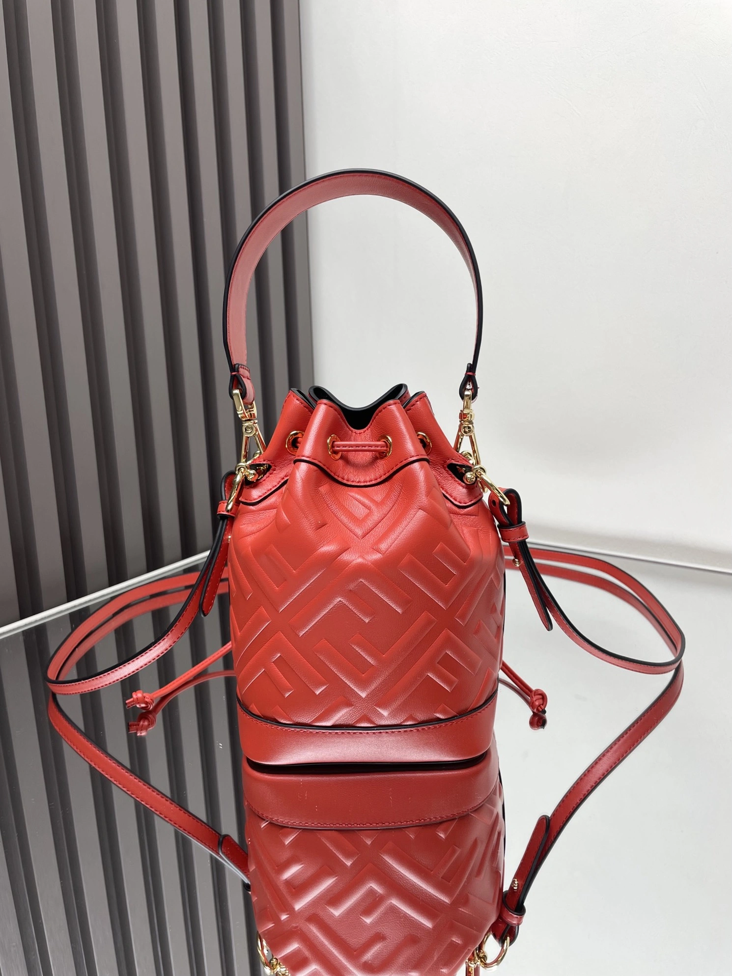 Popular Fendi Bucket Bags 69898