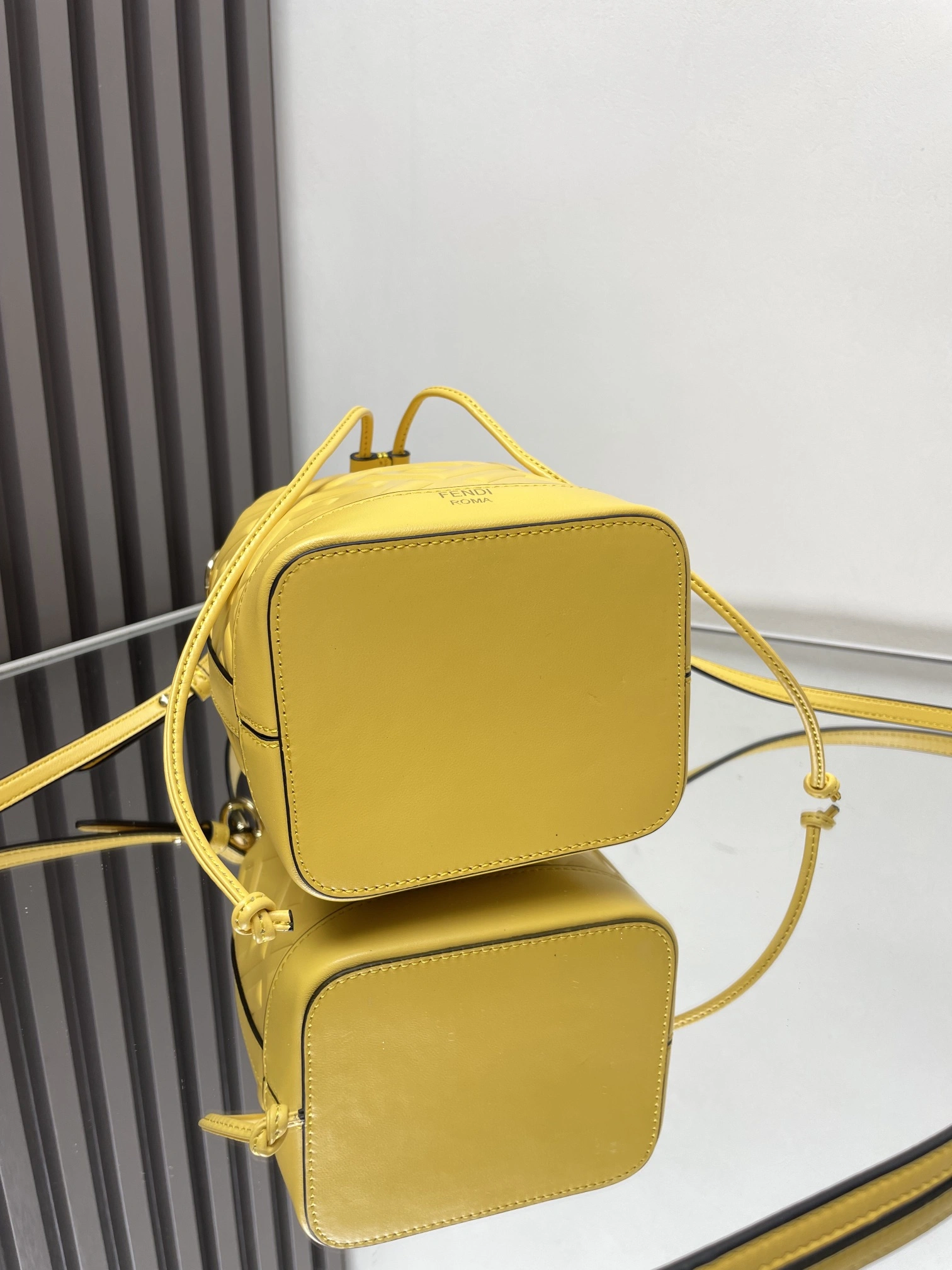 Fendi Bucket Bags Fashionable 69906