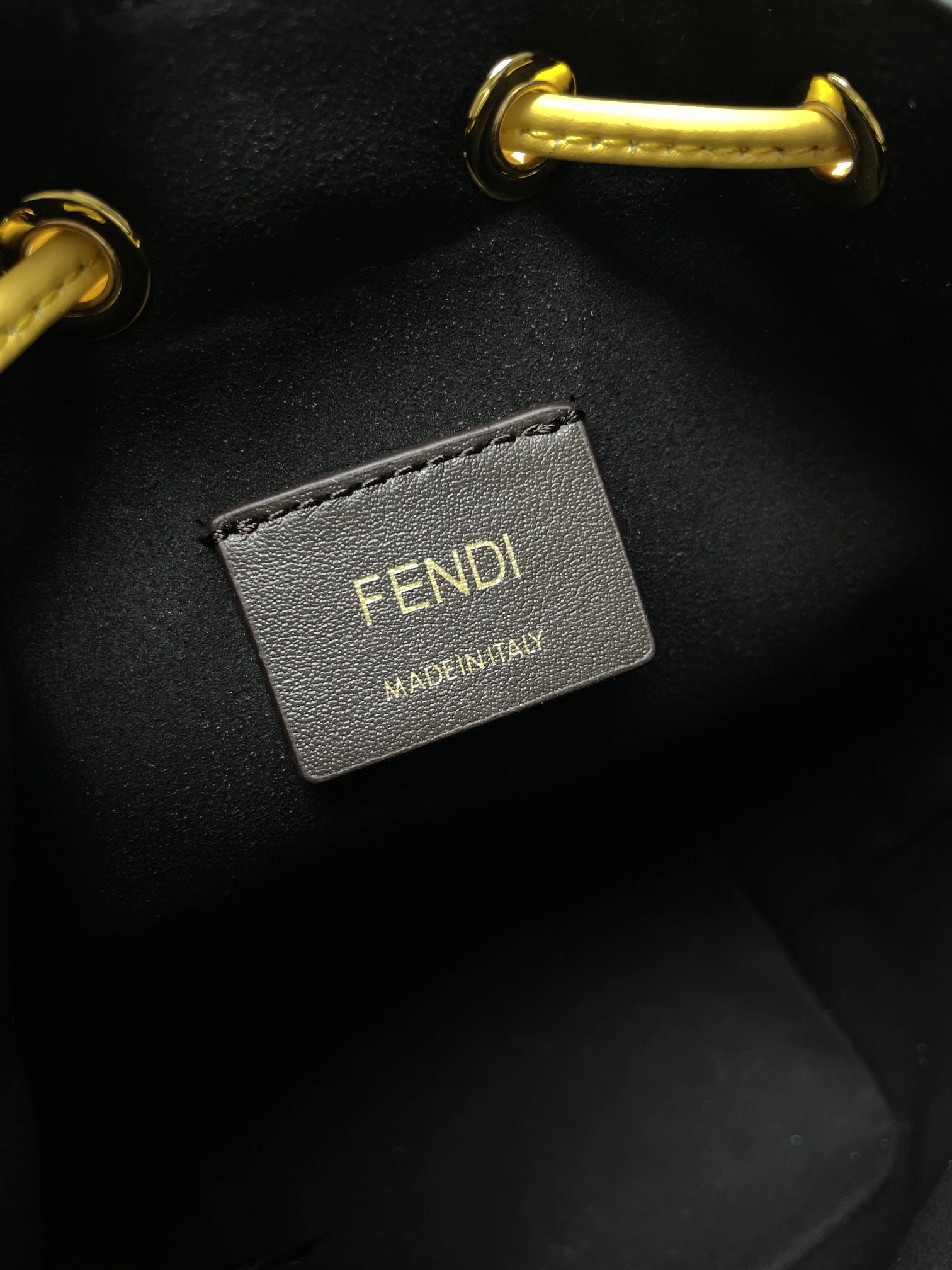 Fendi Bucket Bags Fashionable 69906