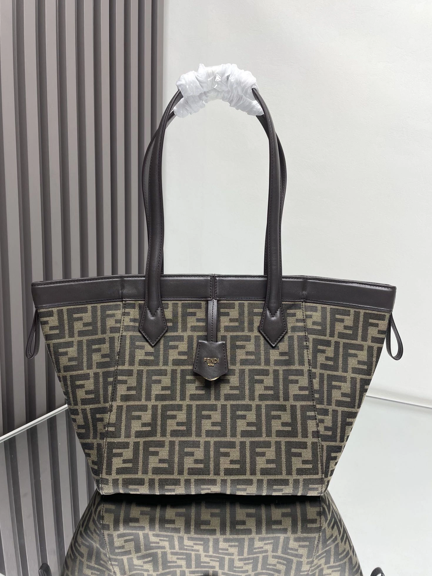 Snug Fendi Bucket Bags 69902