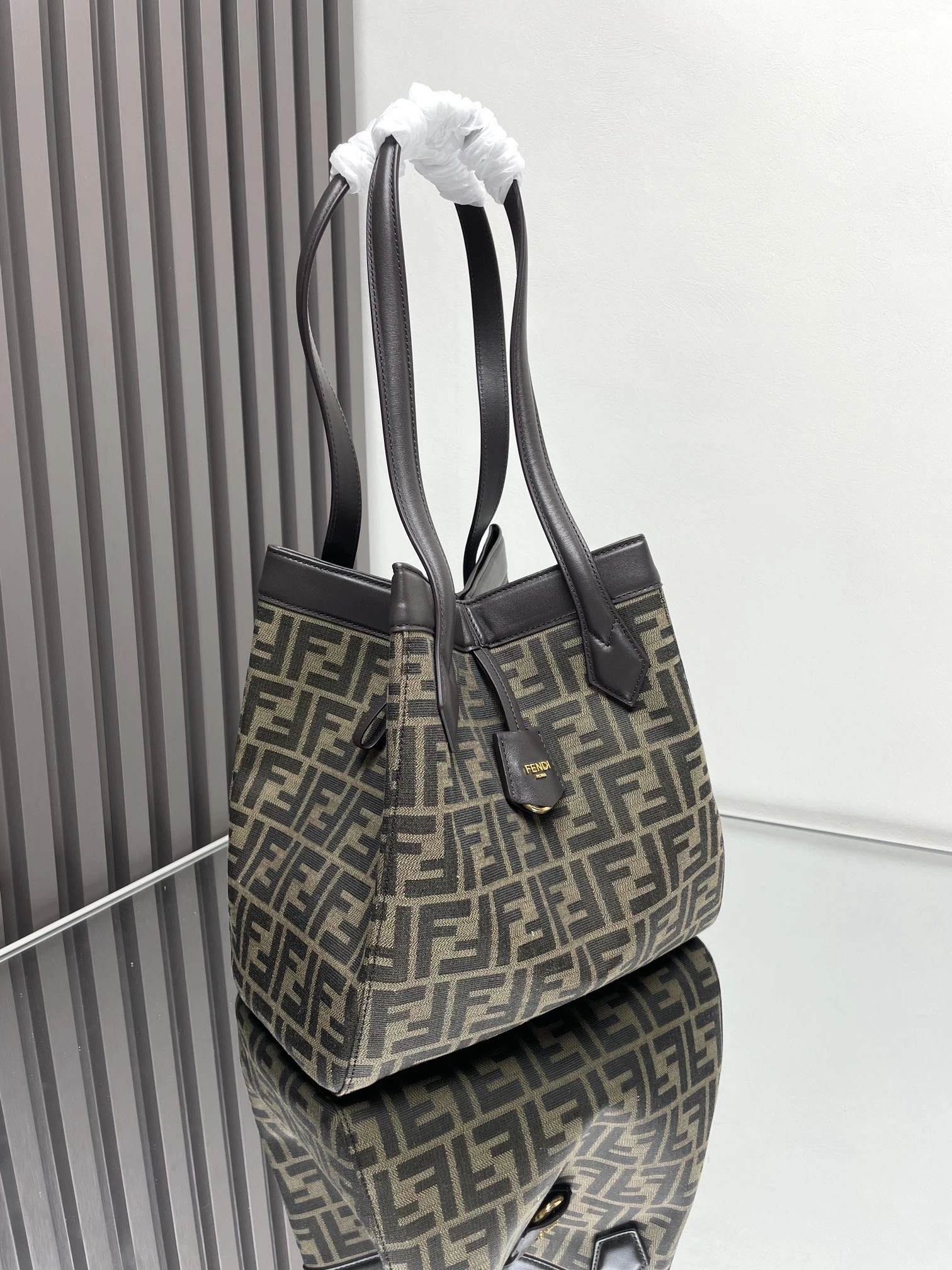 Snug Fendi Bucket Bags 69902