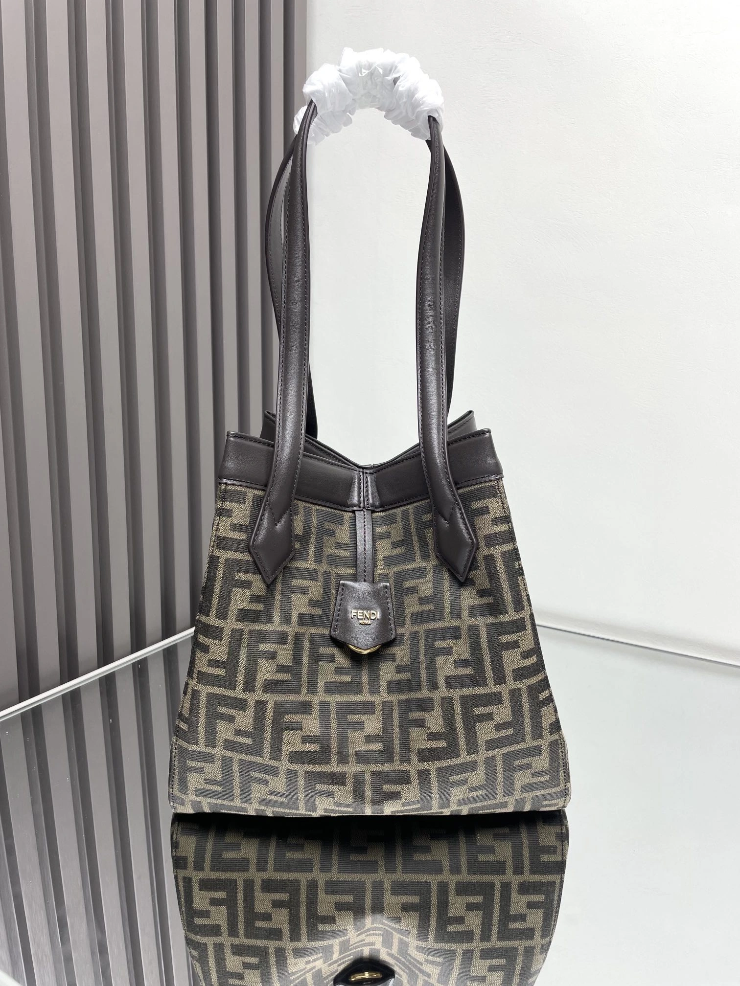 Snug Fendi Bucket Bags 69902