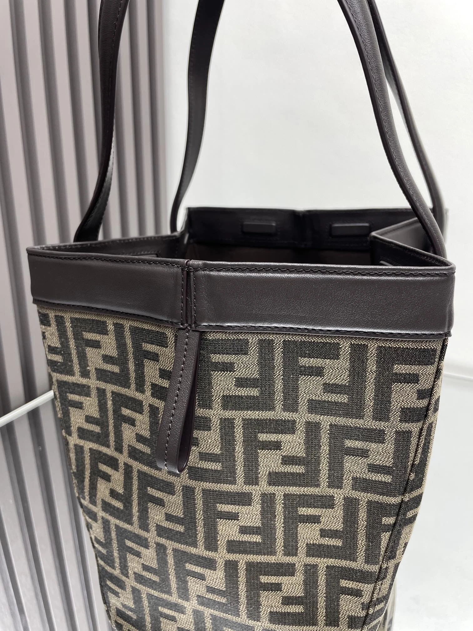 Snug Fendi Bucket Bags 69902