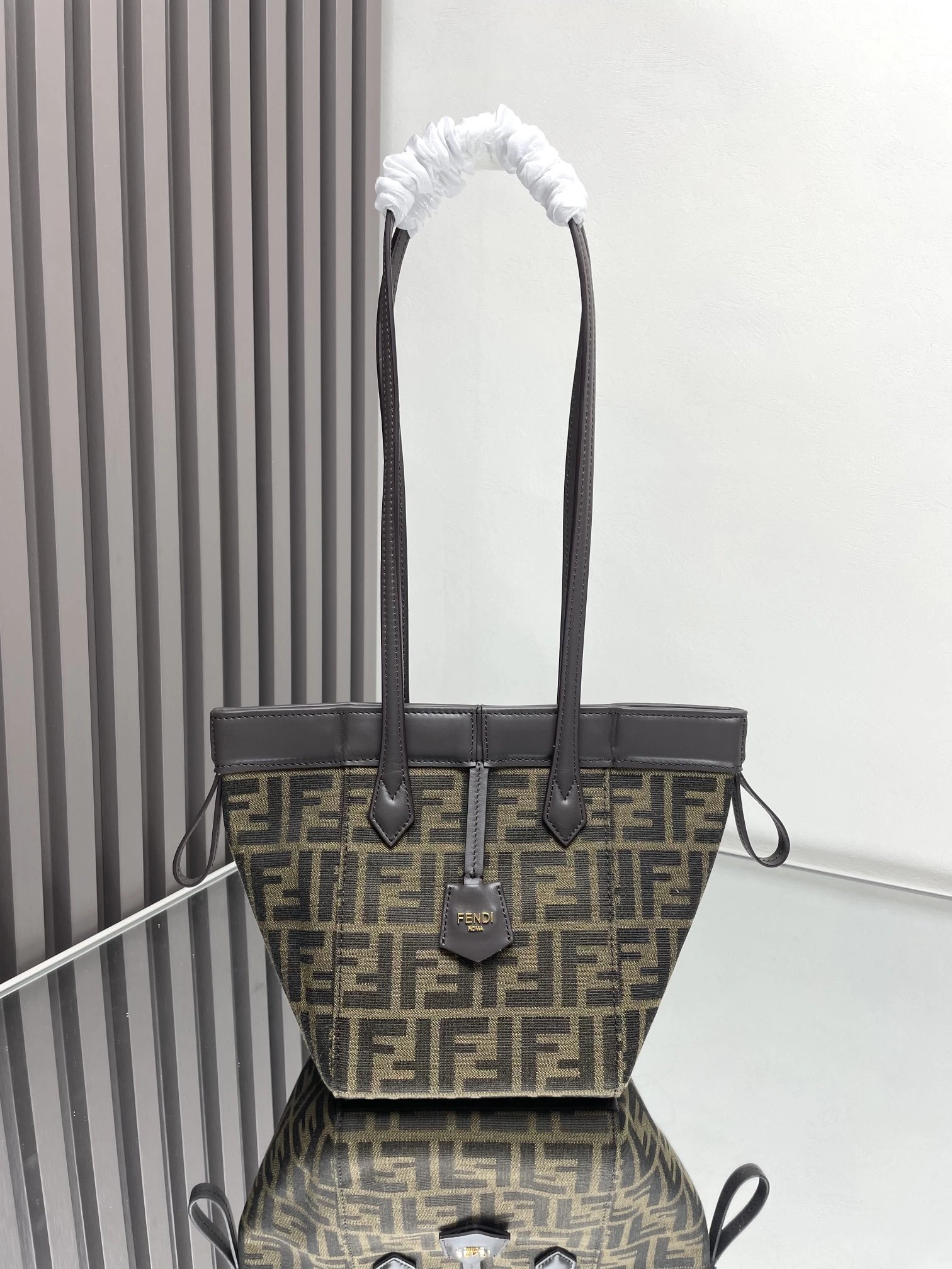 Fendi Bucket Bags Durable 69935