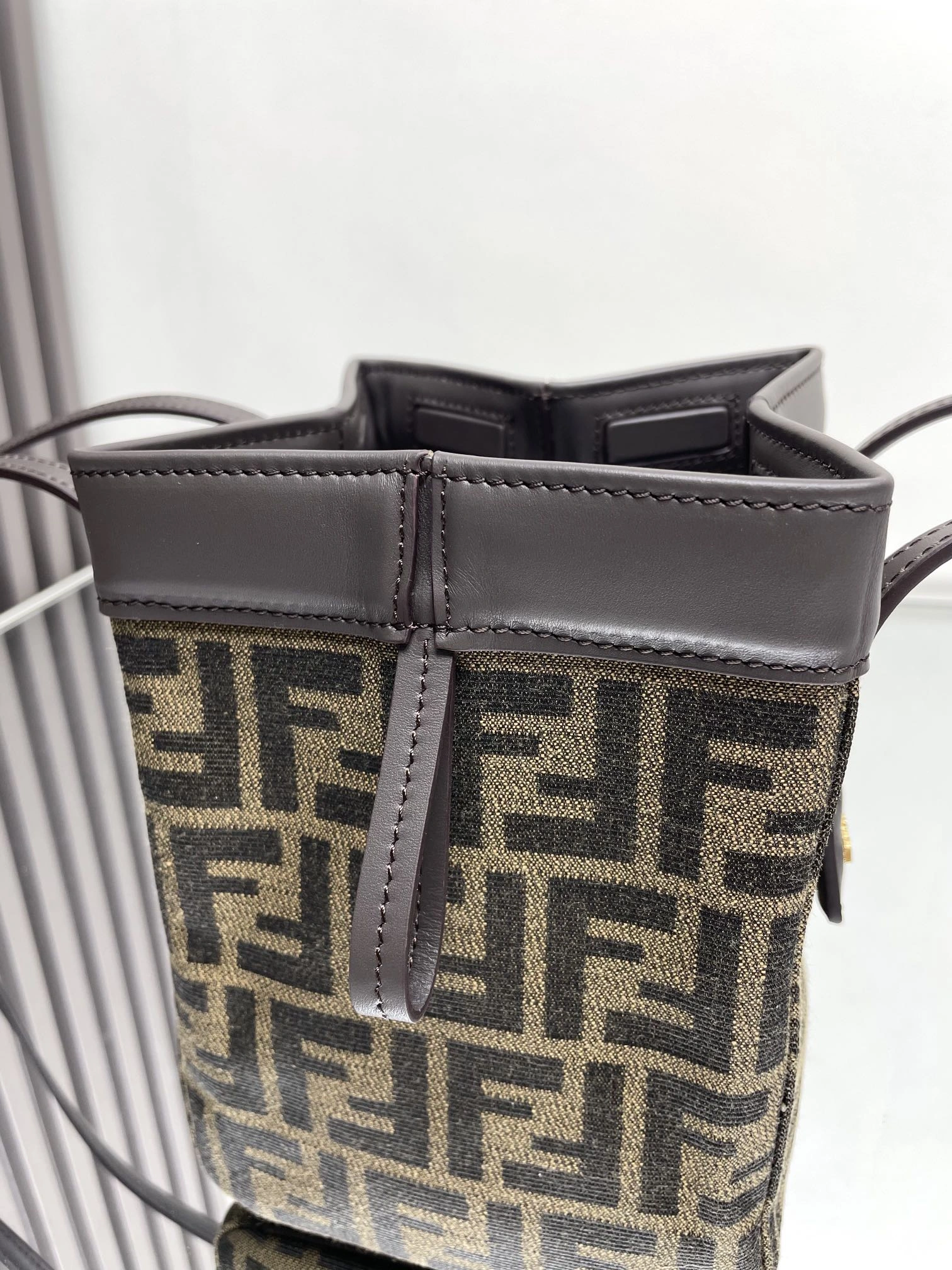 Fendi Bucket Bags Durable 69935