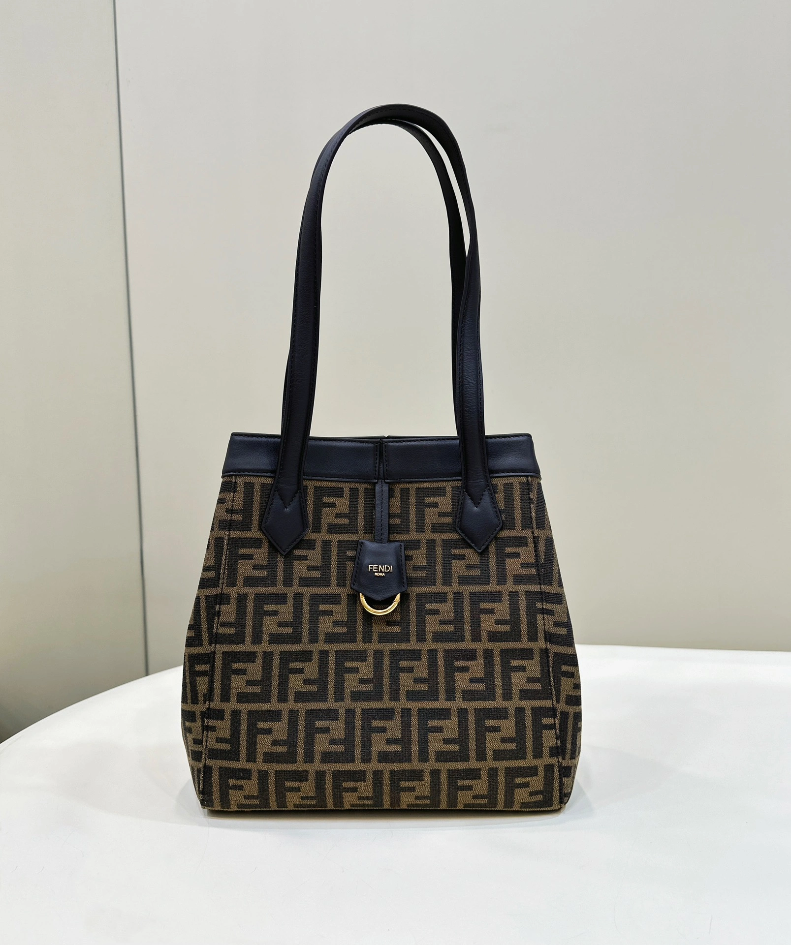 QuickDry Fendi Bucket Bags 69895