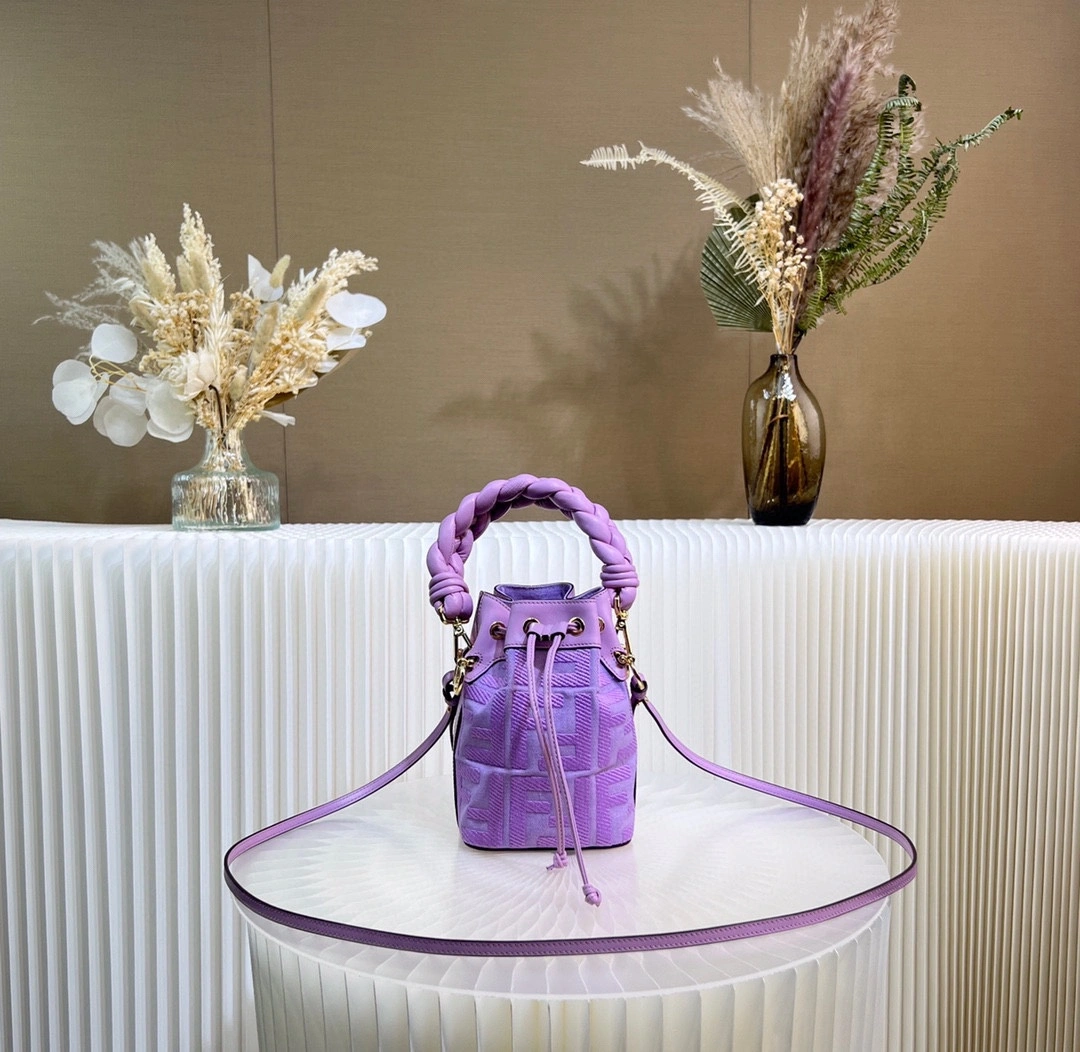 RelaxedFit Fendi Bucket Bags 69969