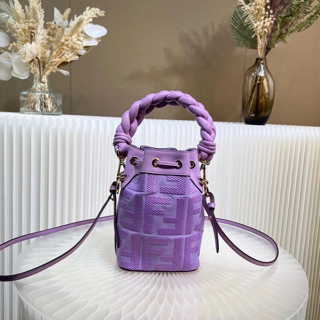 RelaxedFit Fendi Bucket Bags 69969