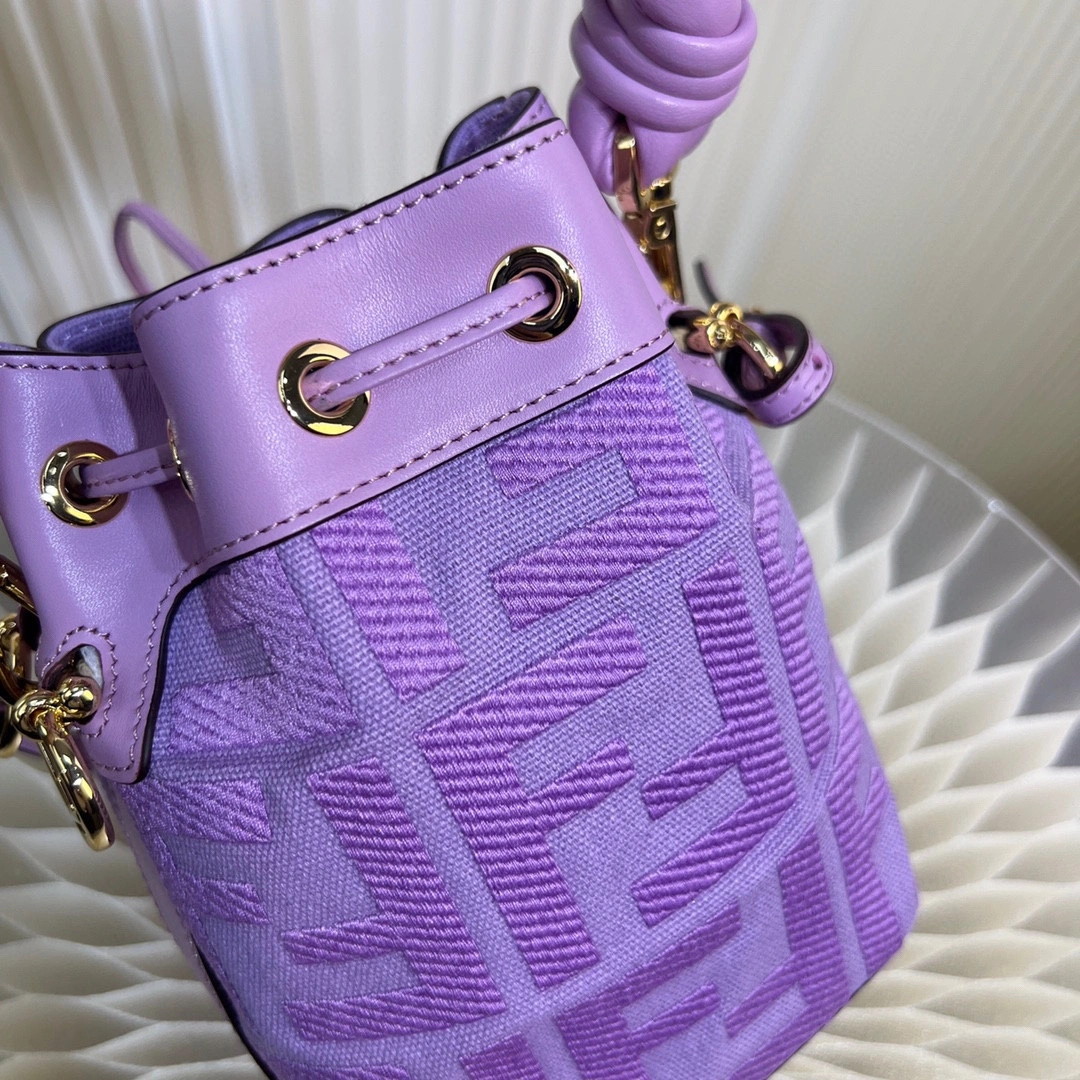 RelaxedFit Fendi Bucket Bags 69969