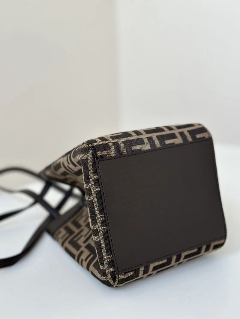 Effortless Fendi Bucket Bags 57966