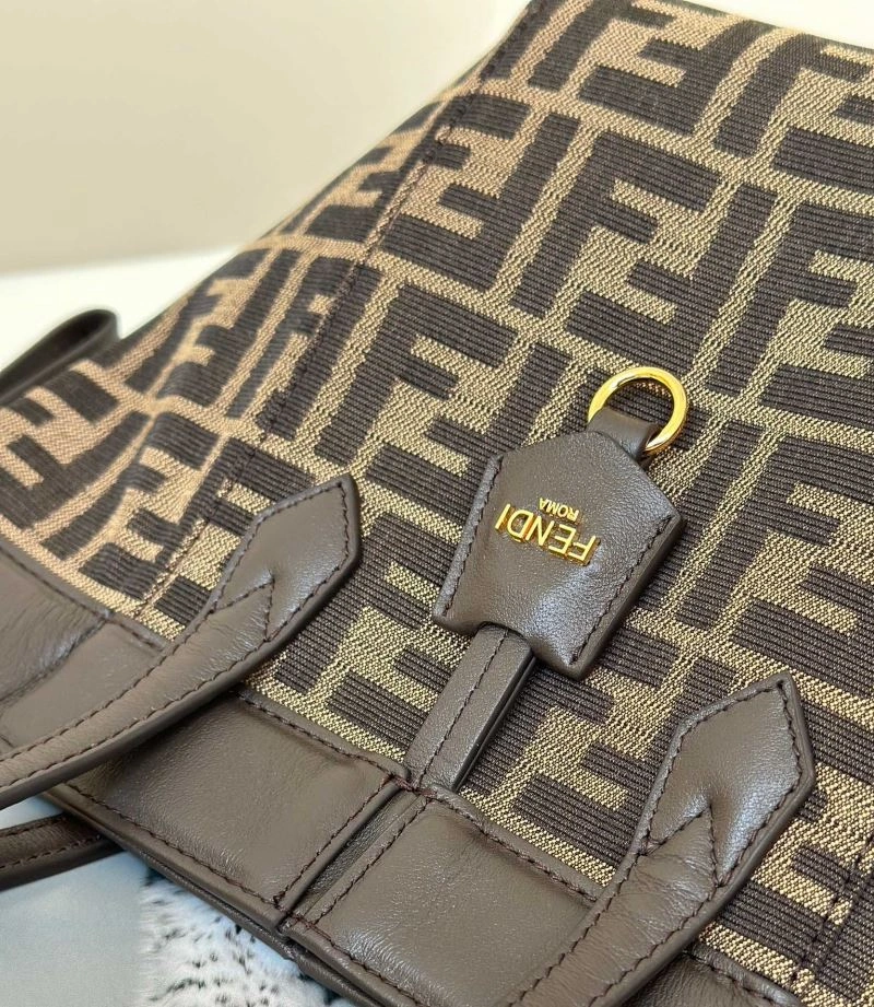 Effortless Fendi Bucket Bags 57966