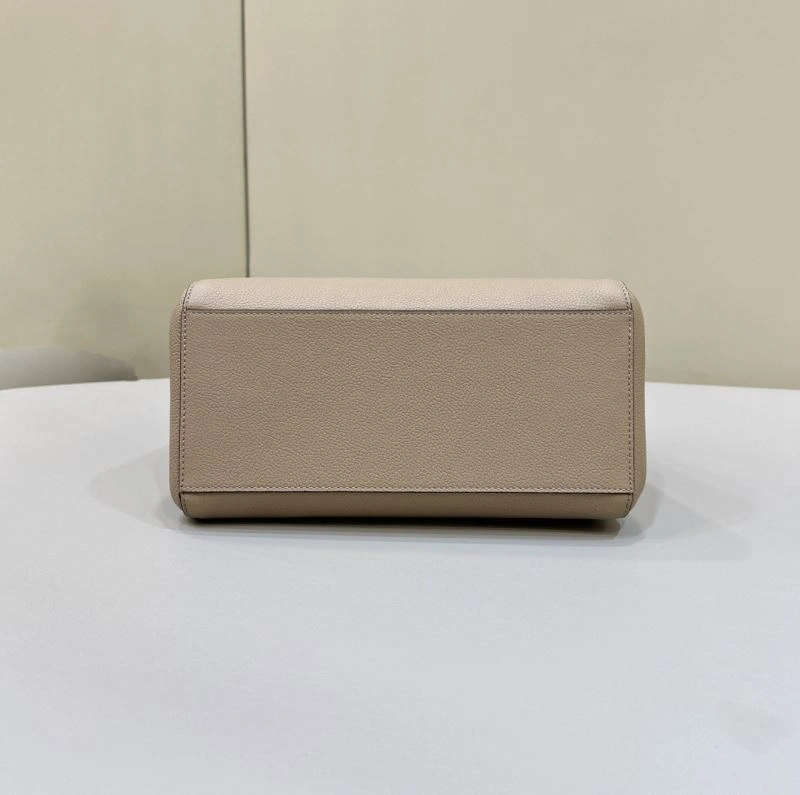 Fendi Bucket Bags Sleek 57960