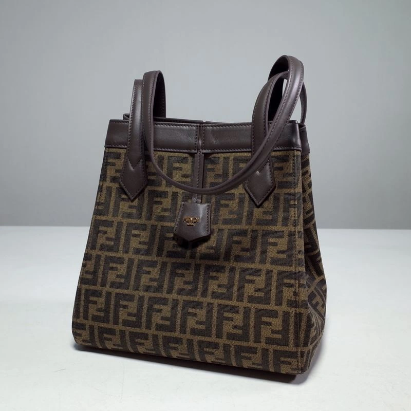 Fendi Bucket Bags Versatile 59426