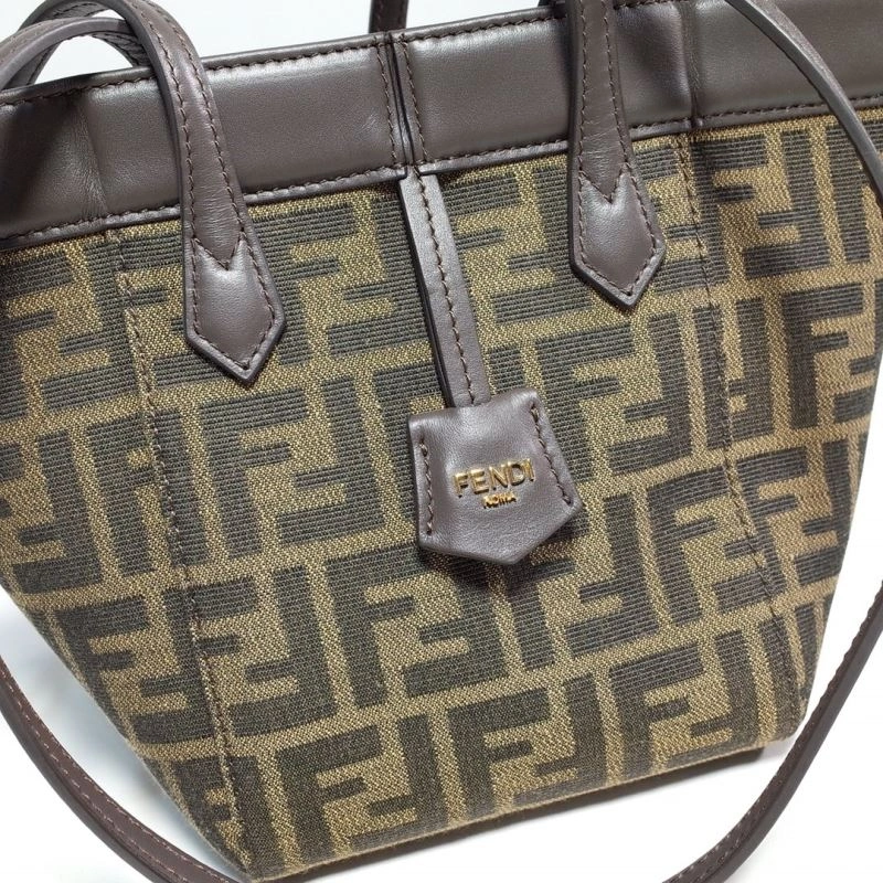 Fendi Bucket Bags Sleek 59457