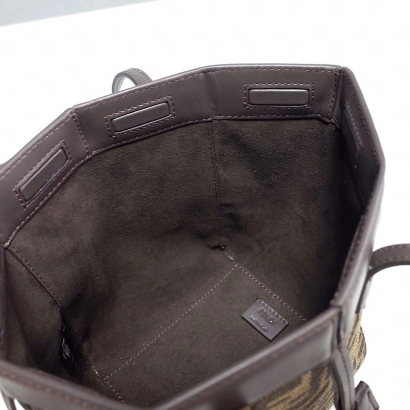 Fendi Bucket Bags Sleek 59457