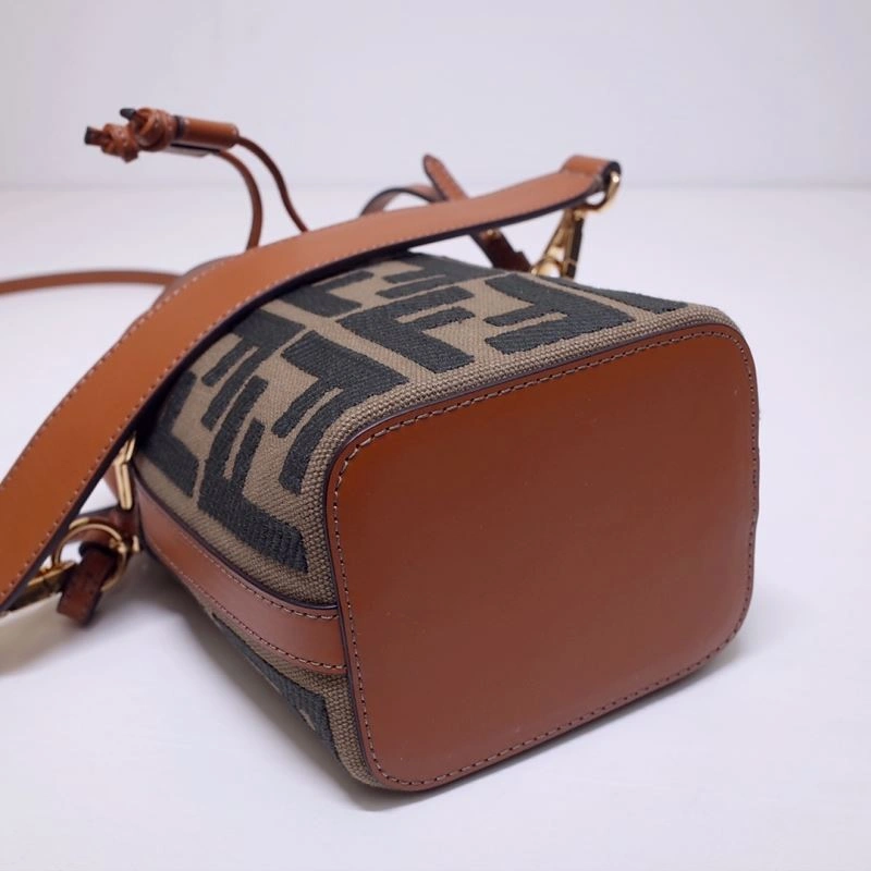 Fendi Bucket Bags DailyWear 59404